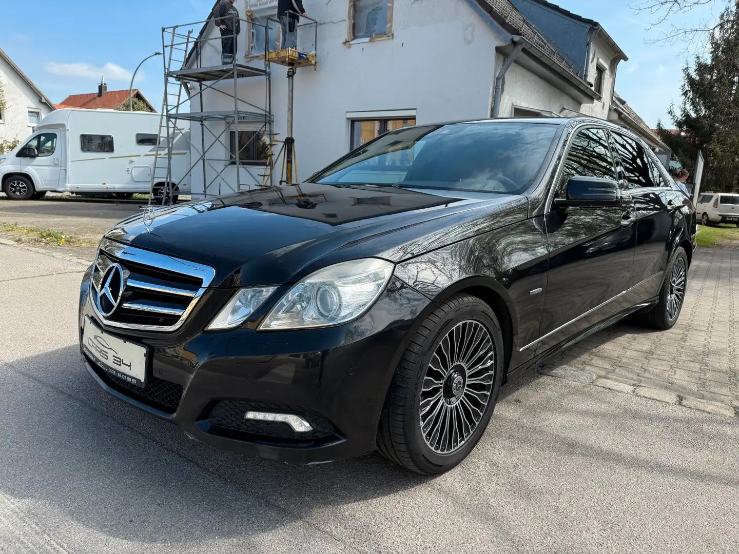 Mercedes-Benz E 250 CDI BlueEfficiency Avantgarde Schwarz - 1