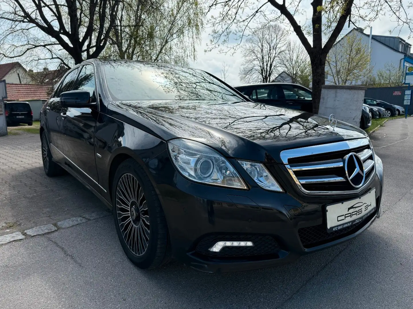Mercedes-Benz E 250 CDI BlueEfficiency Avantgarde Schwarz - 2