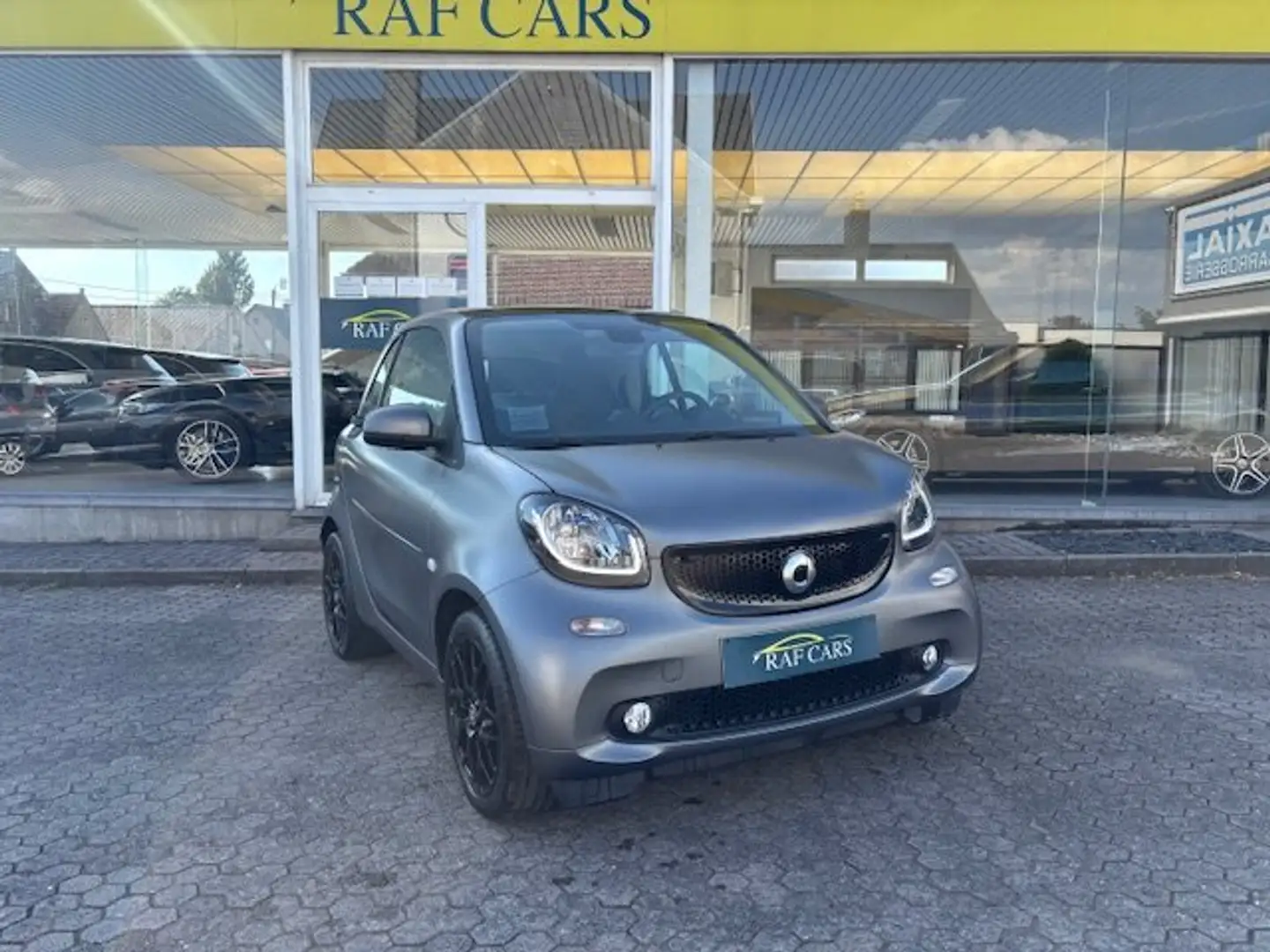 smart forTwo smart fortwo coupe| PANORAMA | AUTOMAAT | GARANTIE Grijs - 2