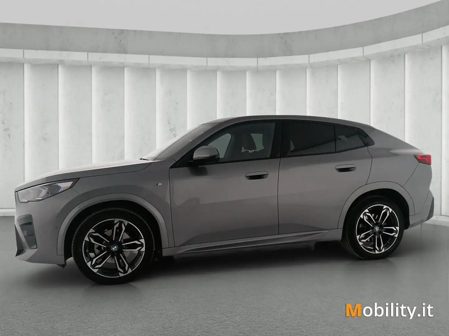BMW iX2 X2 xdrive 20d 48V MSport auto Grigio - 2