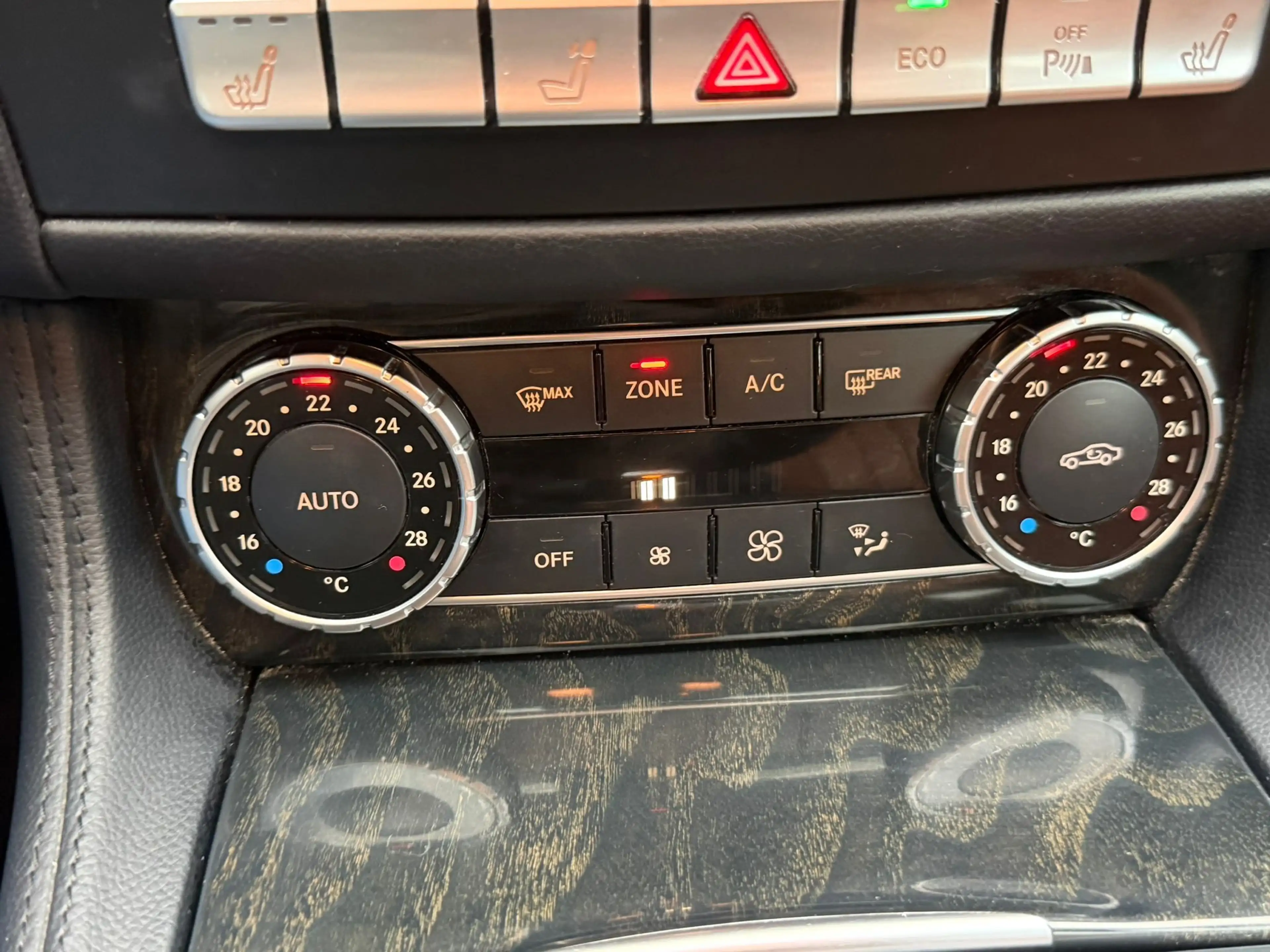 Mercedes-Benz CLS 250 CLS 250 BlueTEC 4-Matic — photo 15