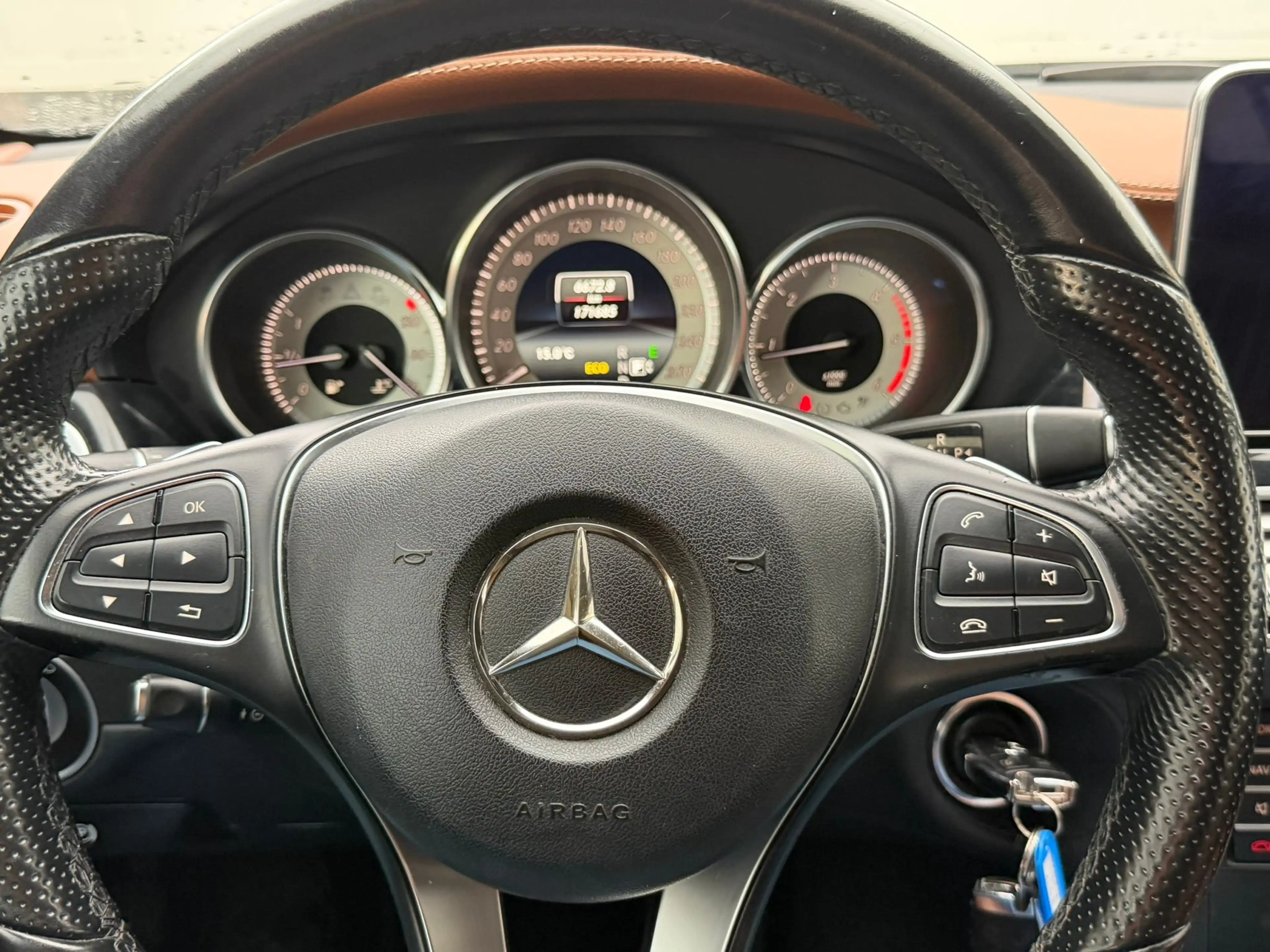 Mercedes-Benz CLS 250 CLS 250 BlueTEC 4-Matic — photo 2