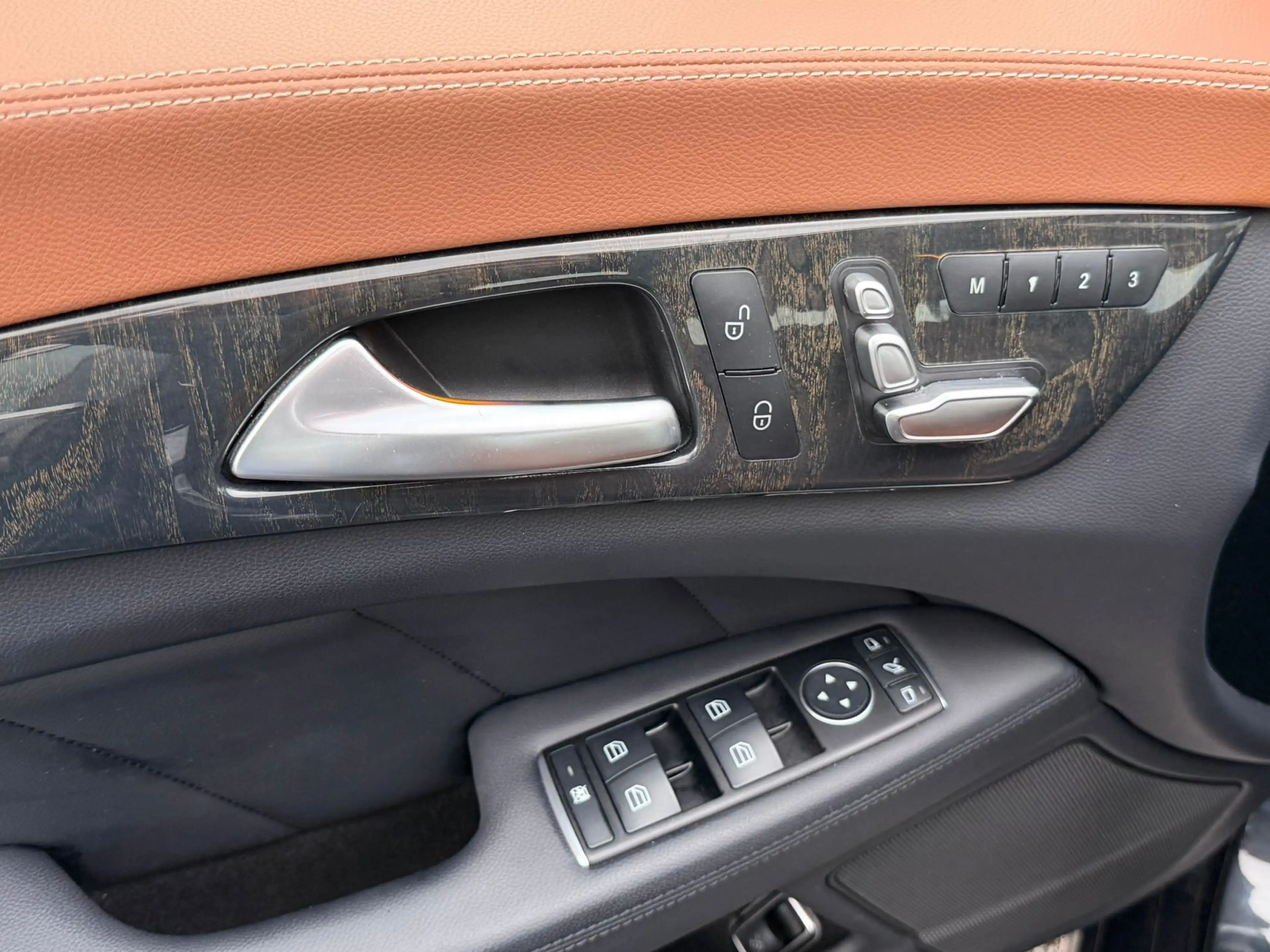 Mercedes-Benz CLS 250 CLS 250 BlueTEC 4-Matic — photo 12