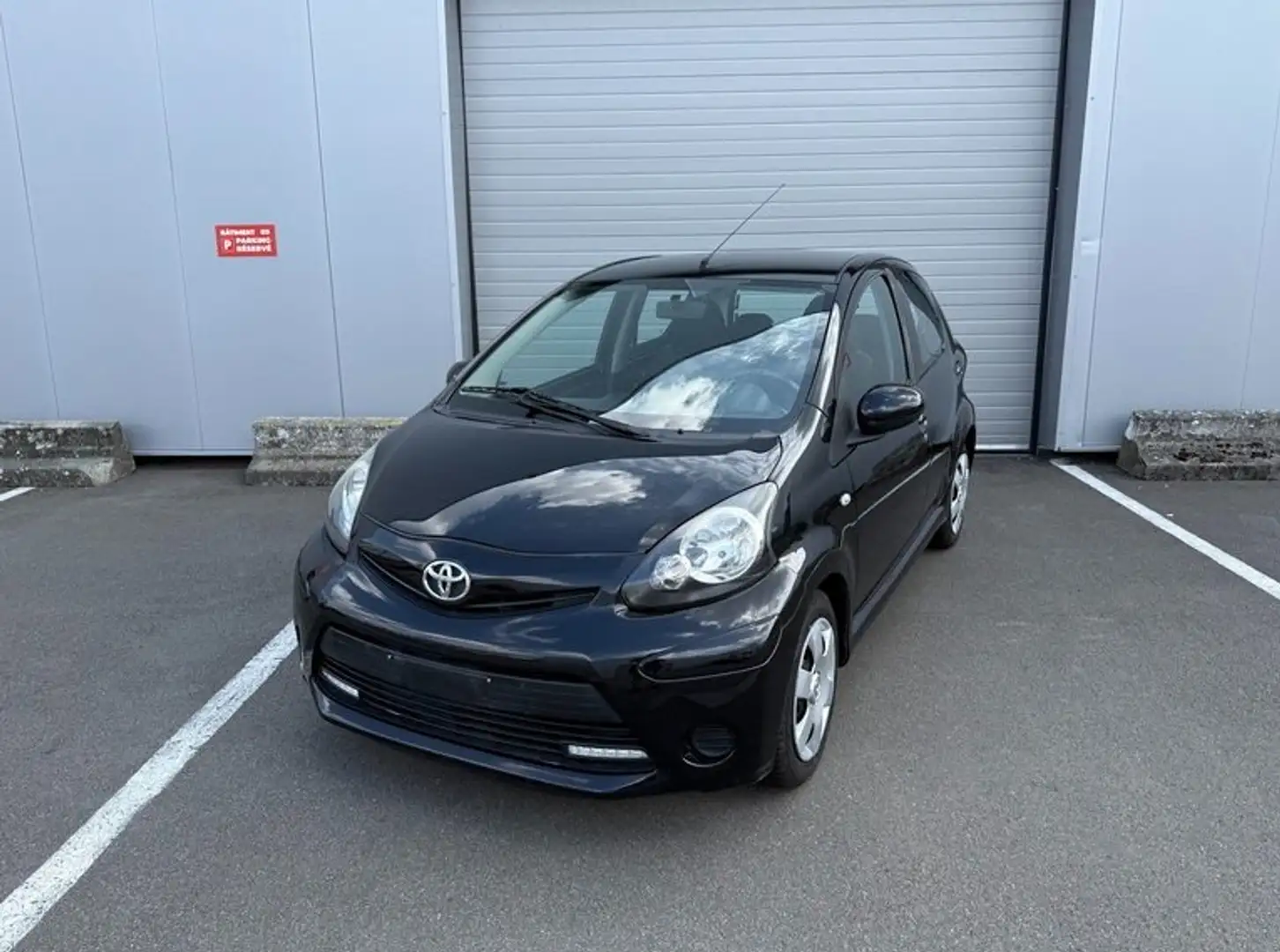 Toyota Aygo Aygo 1.0i AUTOMATIQUE Negro - 1