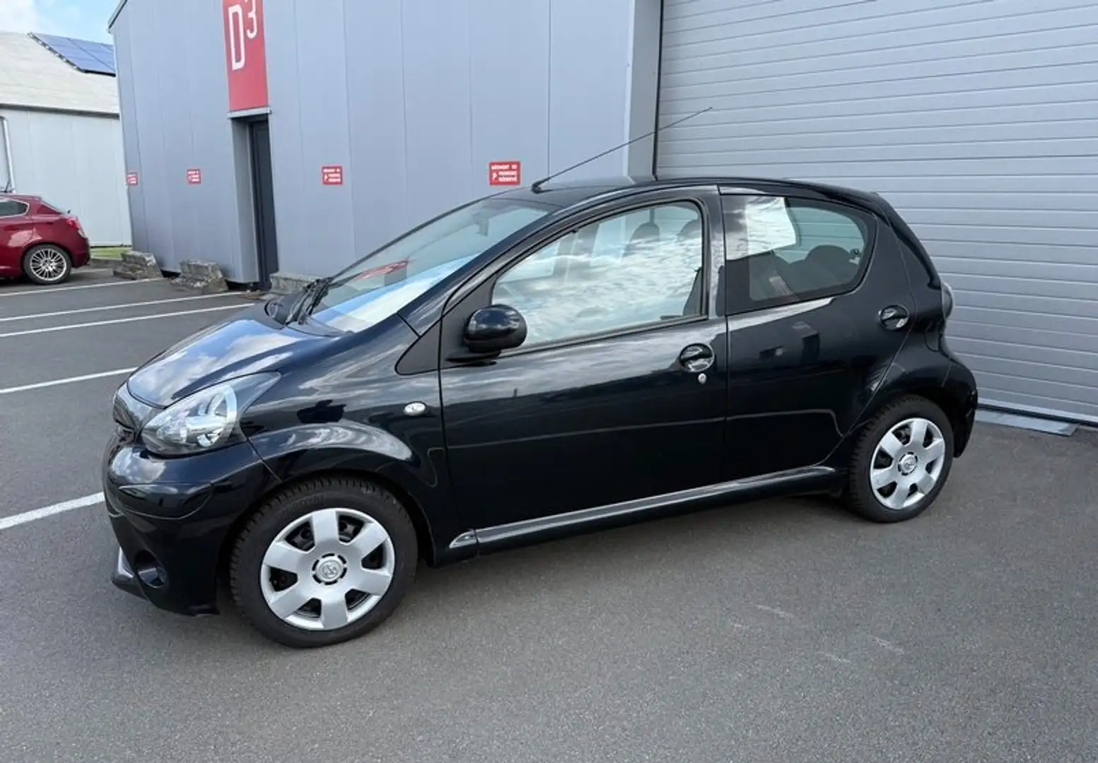 Toyota Aygo Aygo 1.0i AUTOMATIQUE Negro - 2