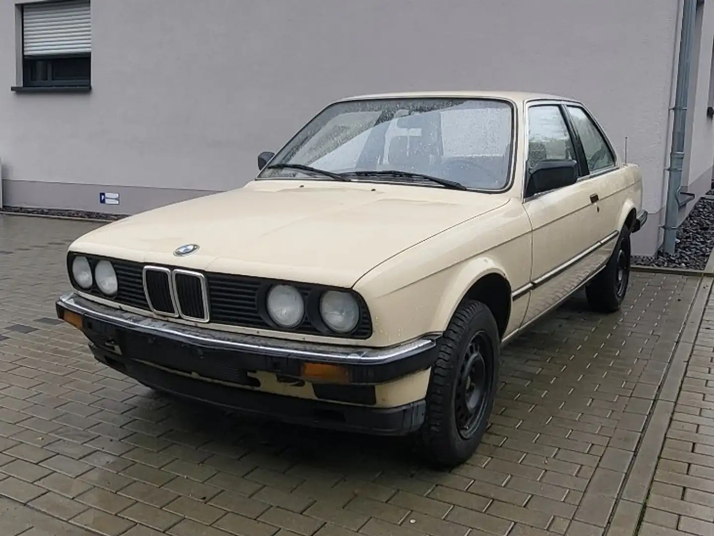 BMW 316 BMW E30 3/1 316 1.8 Beige - 1