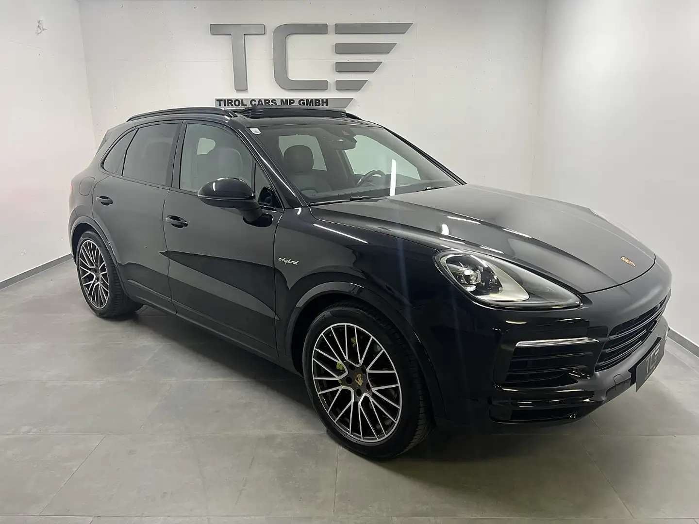 Porsche Cayenne III E-Hybrid PHEV 17,9 kWh Aut. Pano, ACC, Saga,.. Schwarz - 1