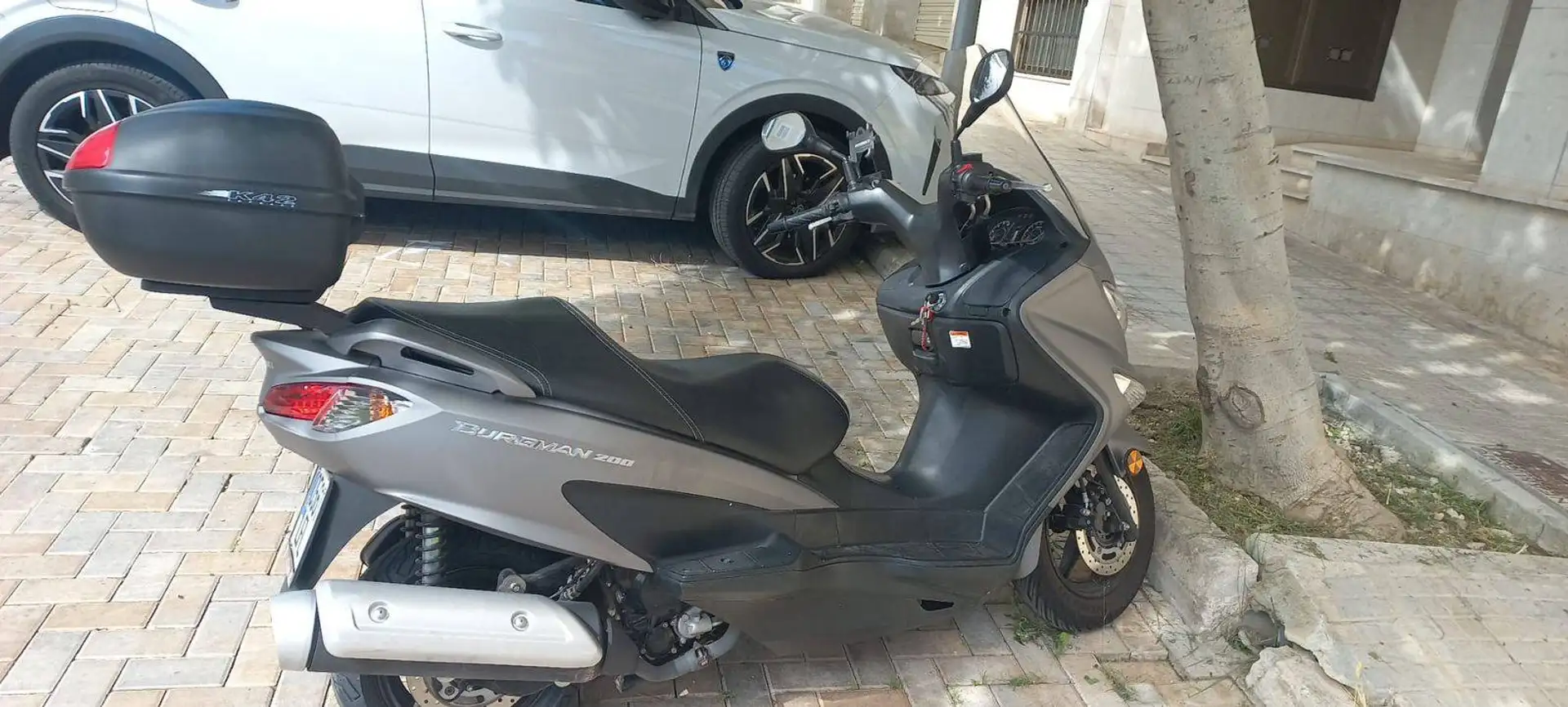 Suzuki Burgman 200 Gris - 2