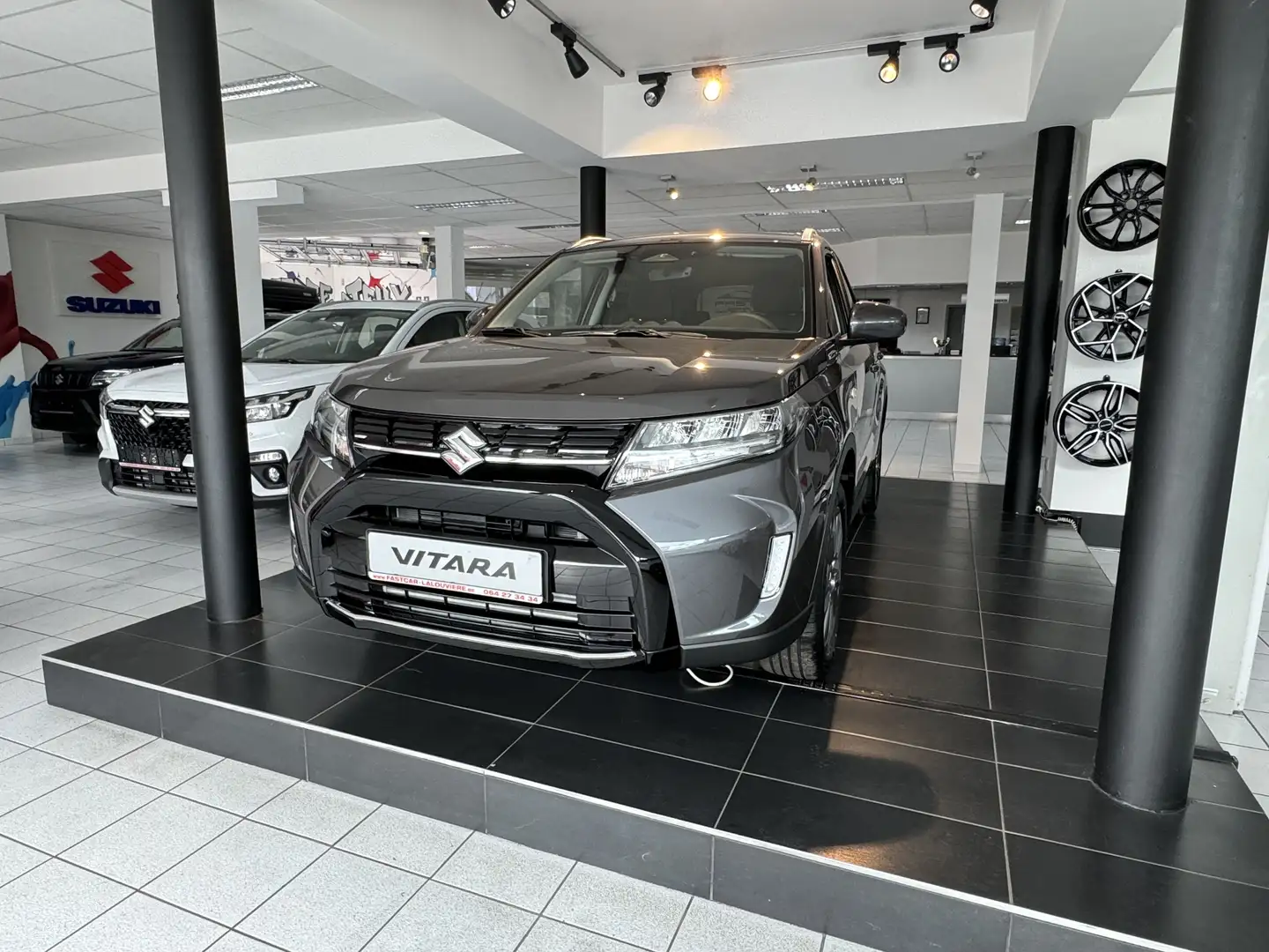 Suzuki Vitara 1.5 GLX AGS Gris - 1