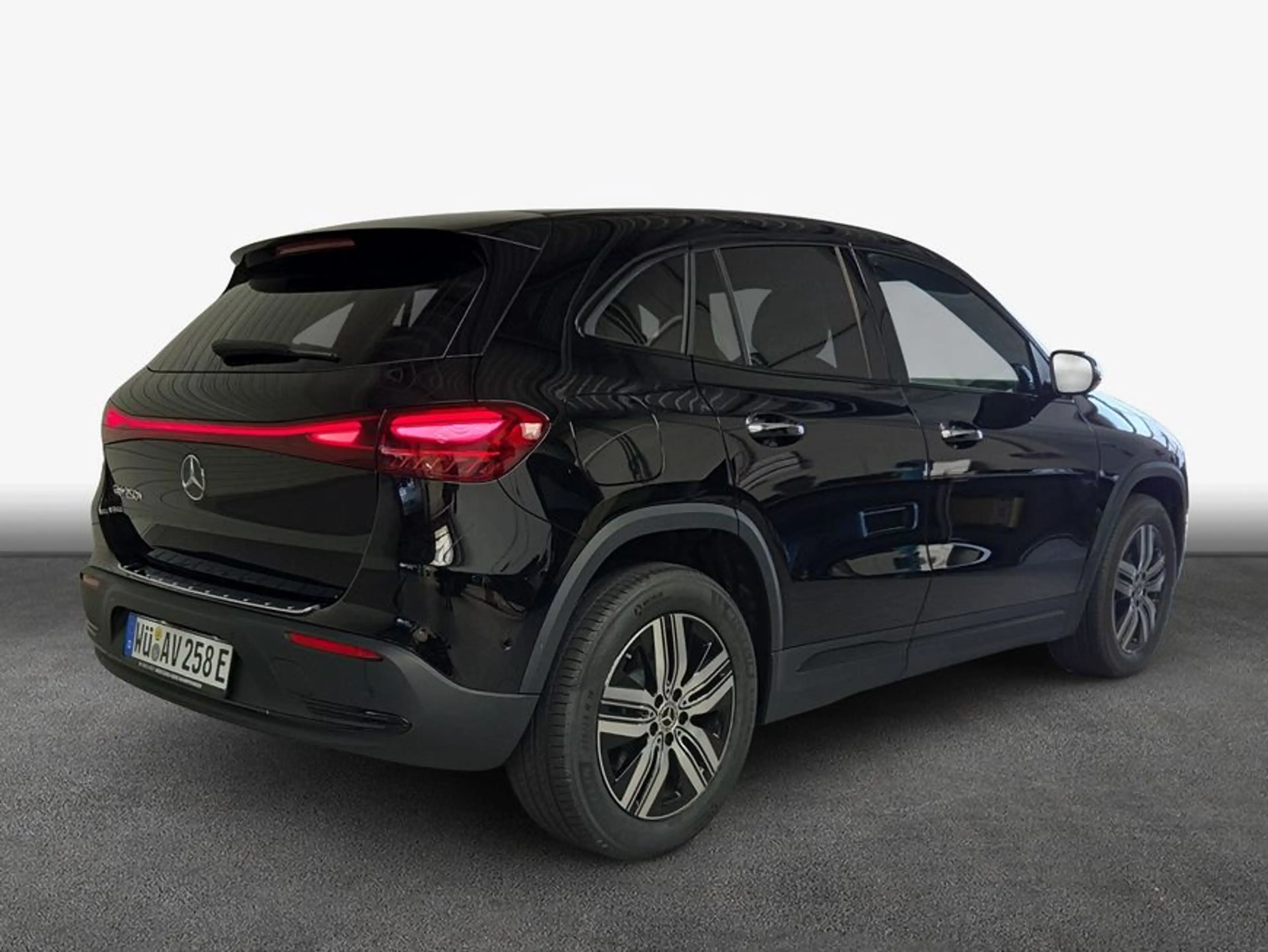 Mercedes-Benz EQA 250 EQA — photo 2