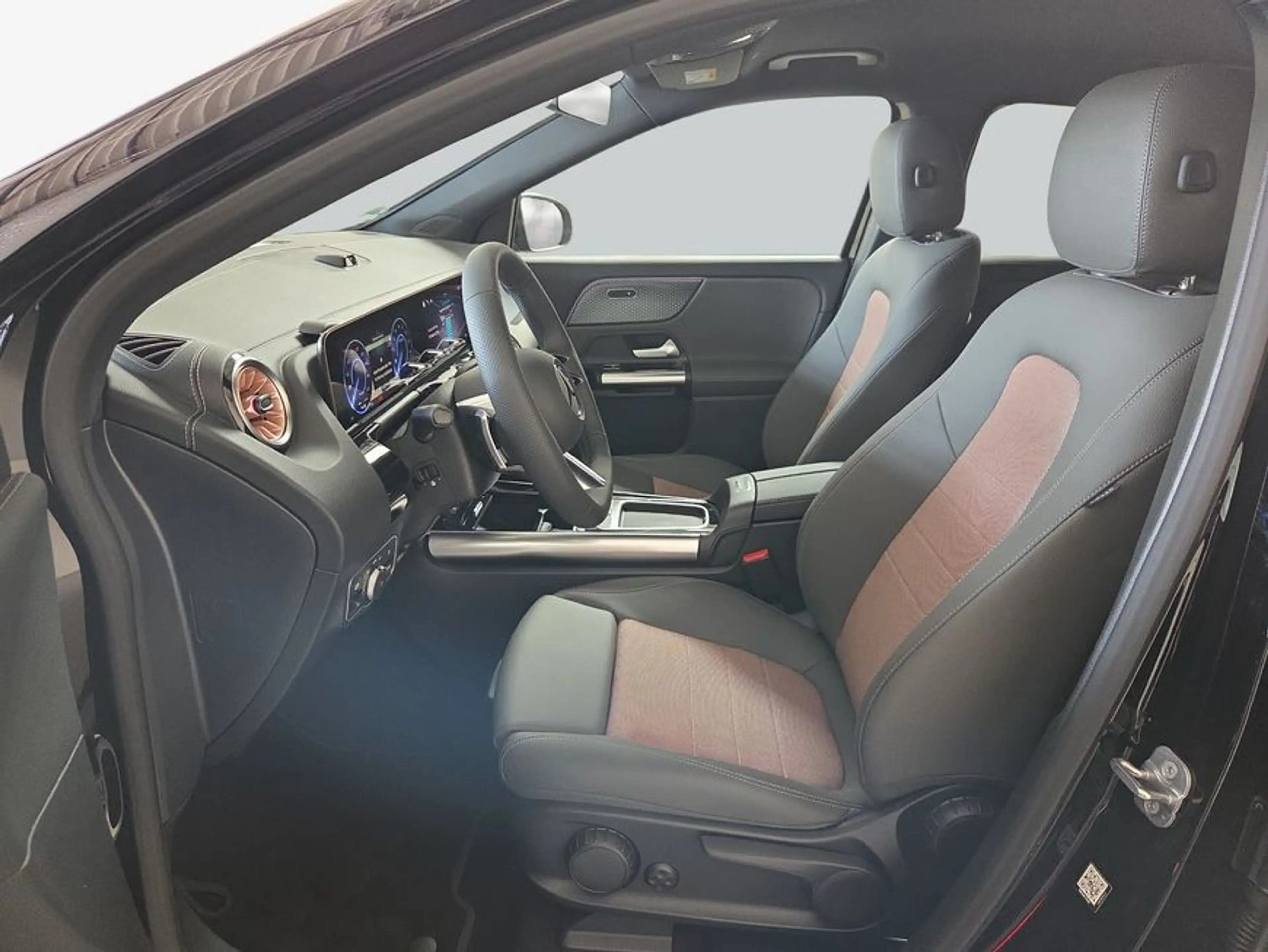 Mercedes-Benz EQA 250 EQA — photo 11
