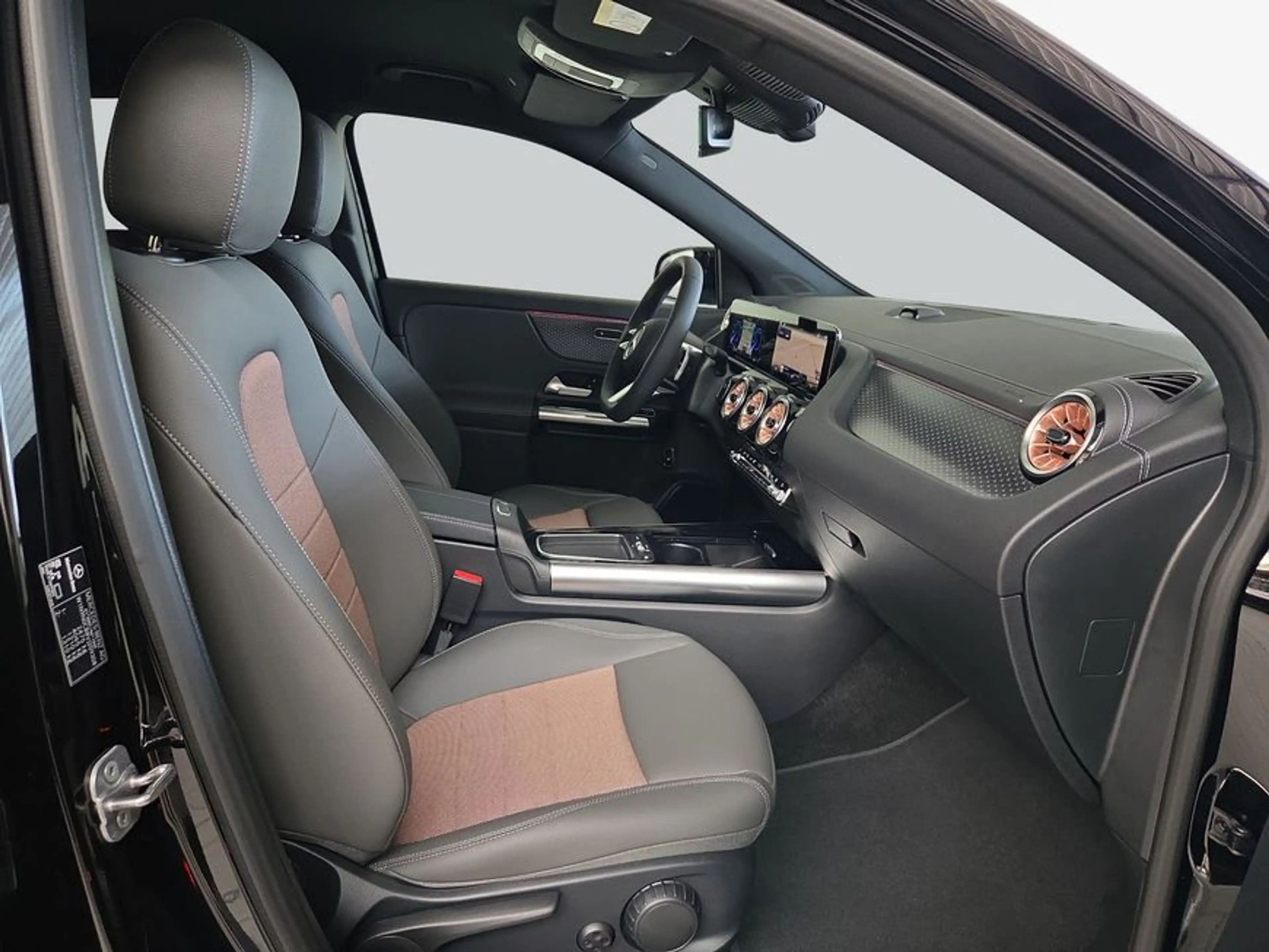 Mercedes-Benz EQA 250 EQA — photo 13