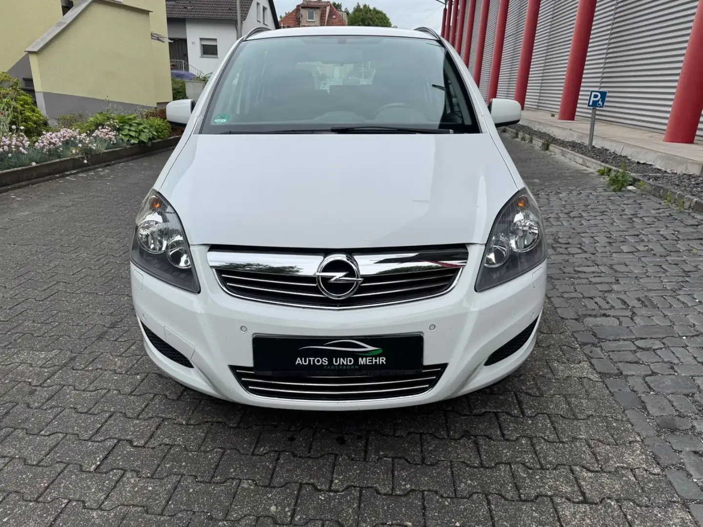 Opel Zafira B Family Blanc - 2