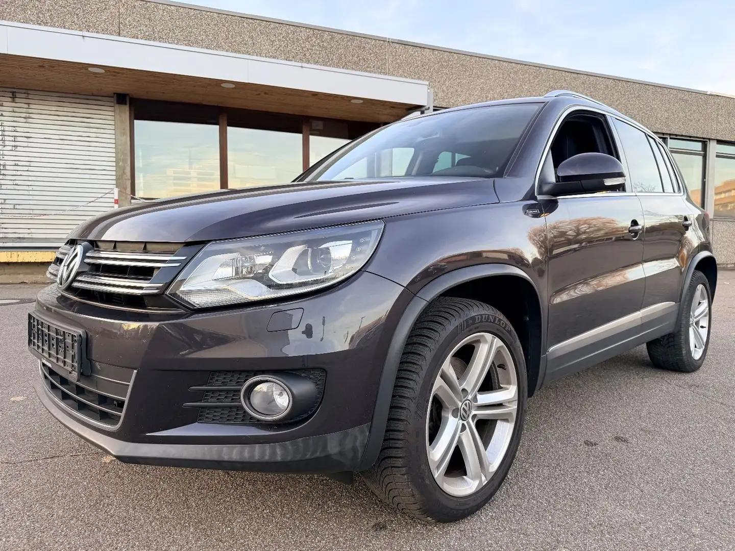 Volkswagen Tiguan Lounge Sport & Style BMT 4Motion Grau - 1