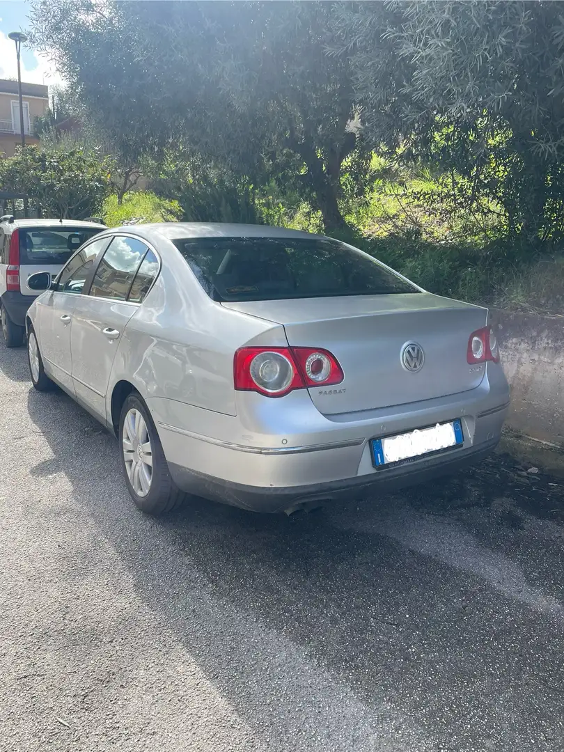 Volkswagen Passat 2.0 tdi Highline - 2