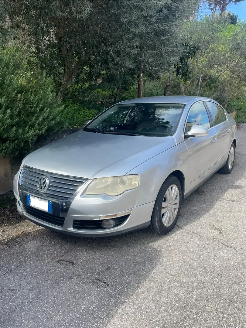 Volkswagen Passat 2.0 tdi Highline - 1
