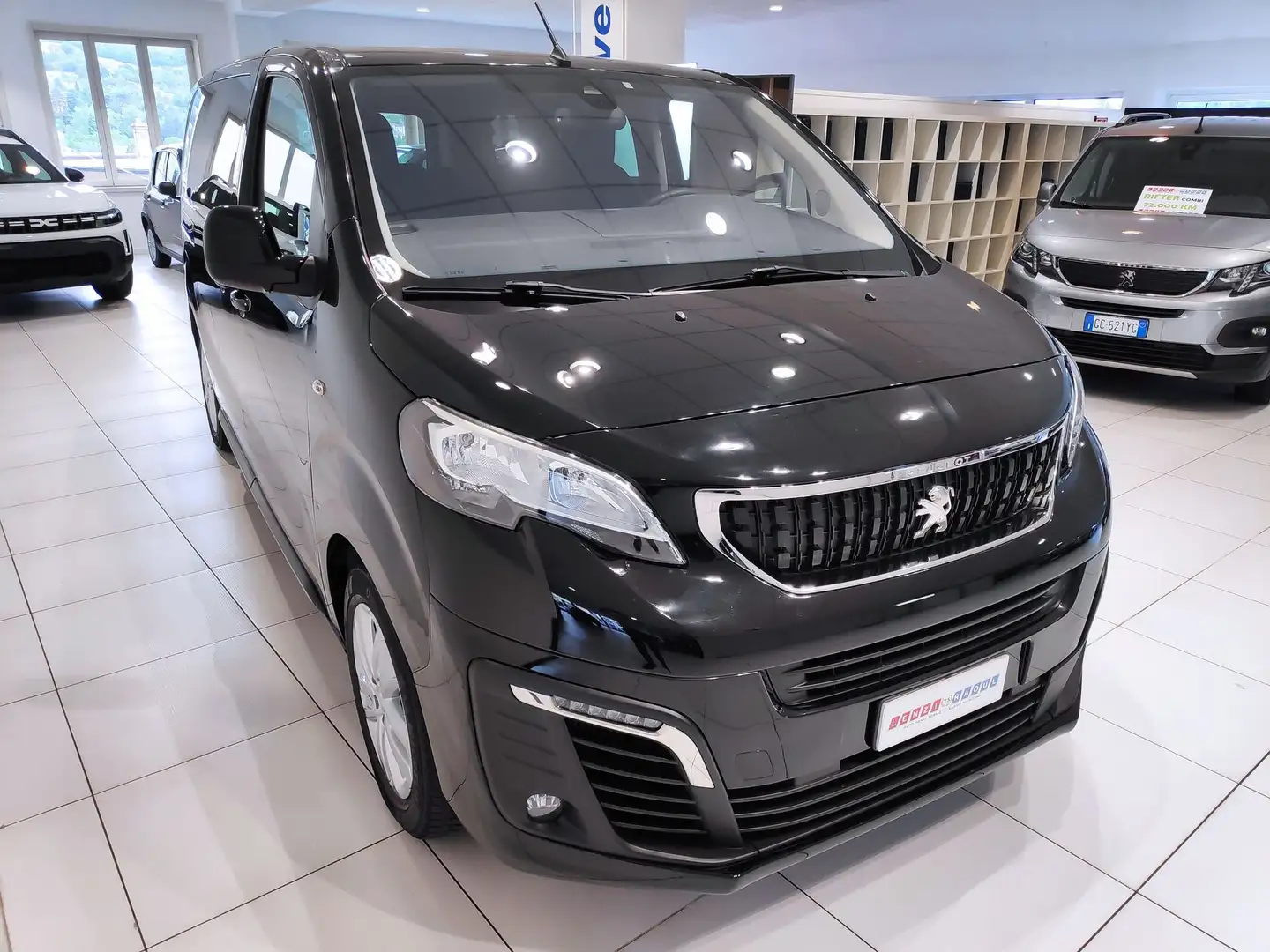 Peugeot Traveller Traveller BlueHDi 180 S&S EAT8 Standard Active*5 Zwart - 2