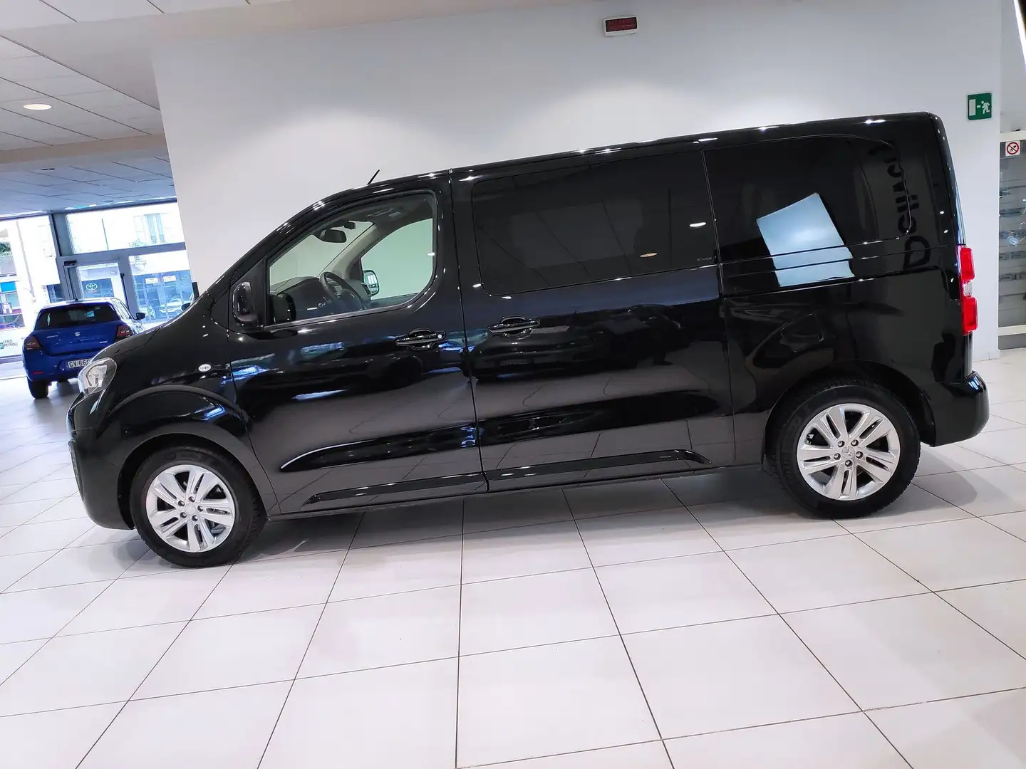 Peugeot Traveller Traveller BlueHDi 180 S&S EAT8 Standard Active*5 Zwart - 1