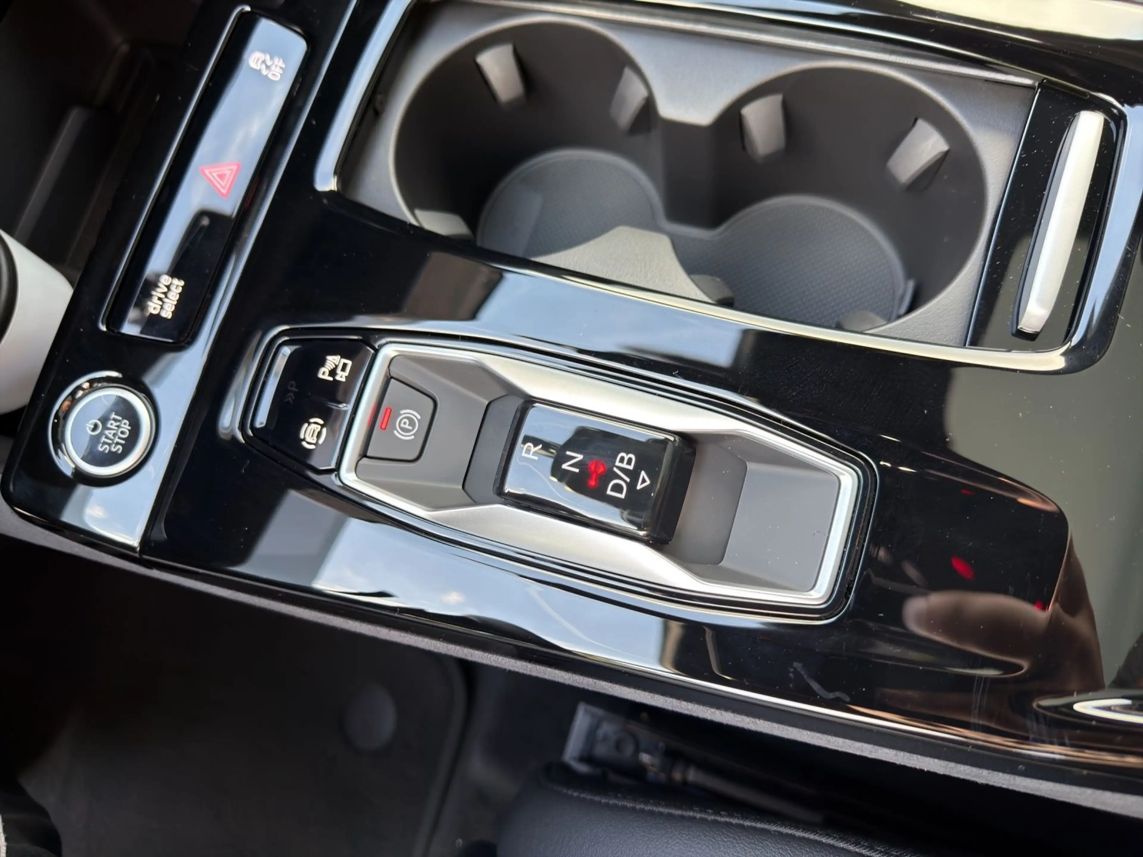 Audi A6 e-tron 2x S LINE PANO BuO PRIVACY HuD — photo 11