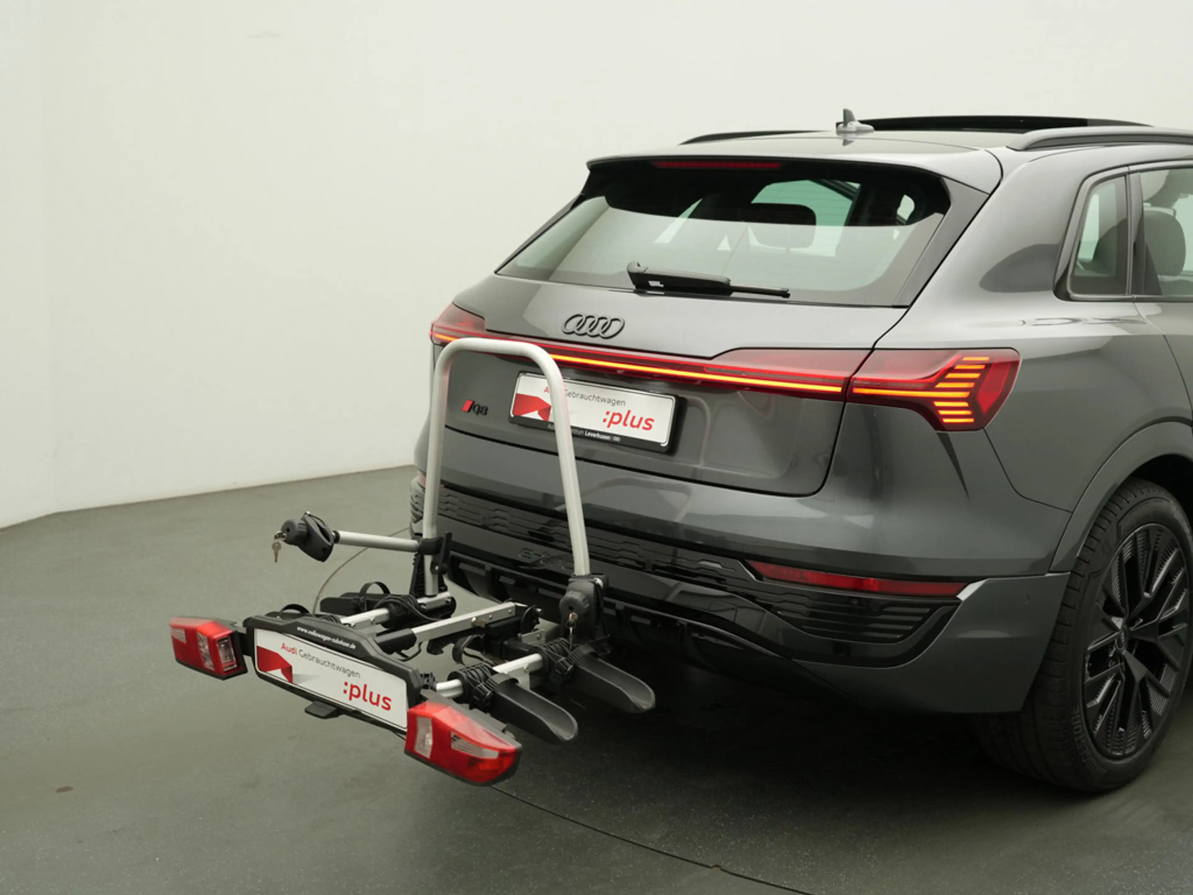 Audi Q8 e-tron 50 quattro S line ACC PANO NAVI AHK — photo 4