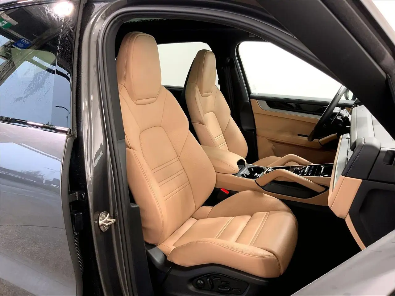 Porsche Cayenne снимка Porsche Cayenne