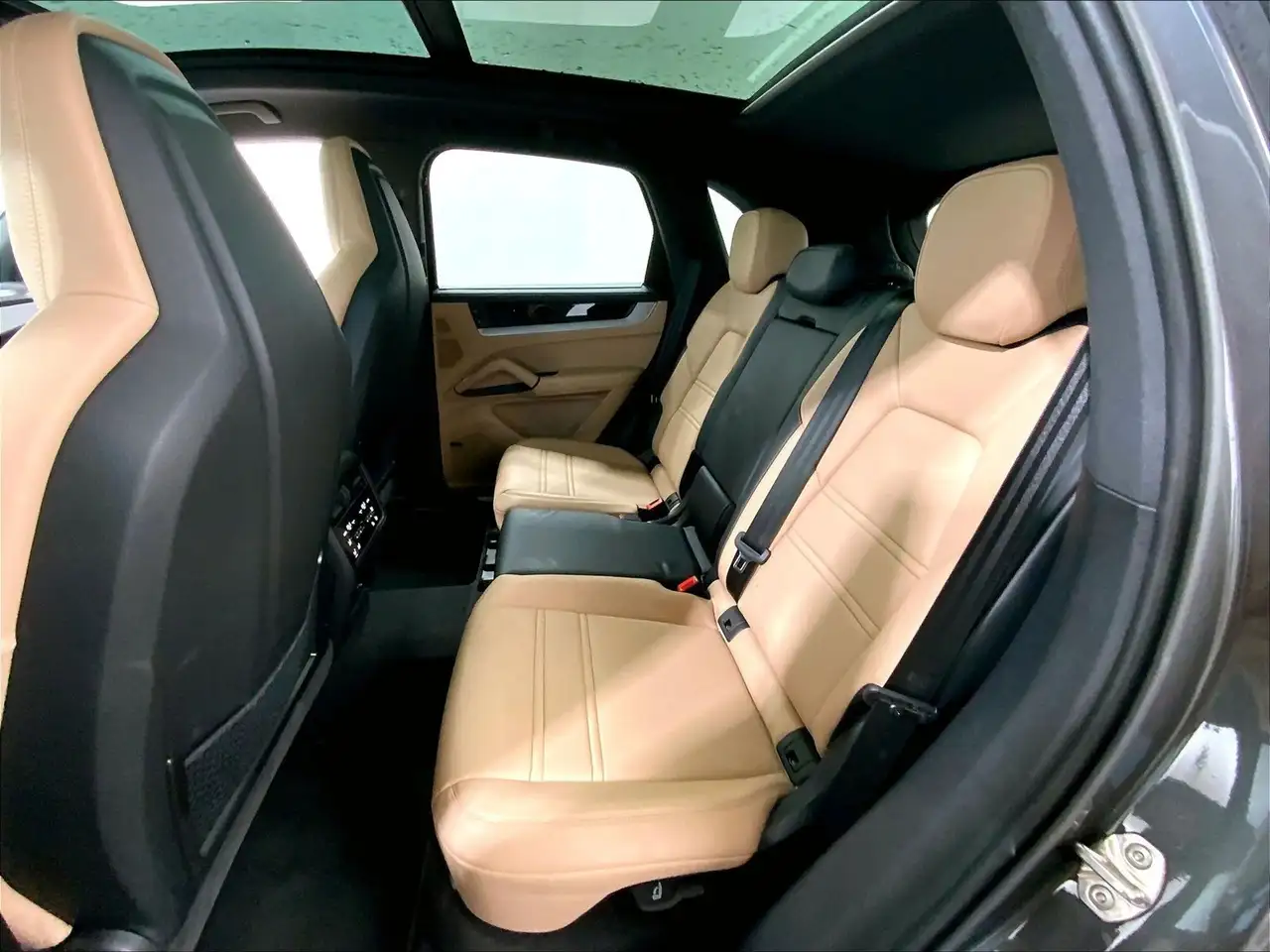 Porsche Cayenne снимка Porsche Cayenne