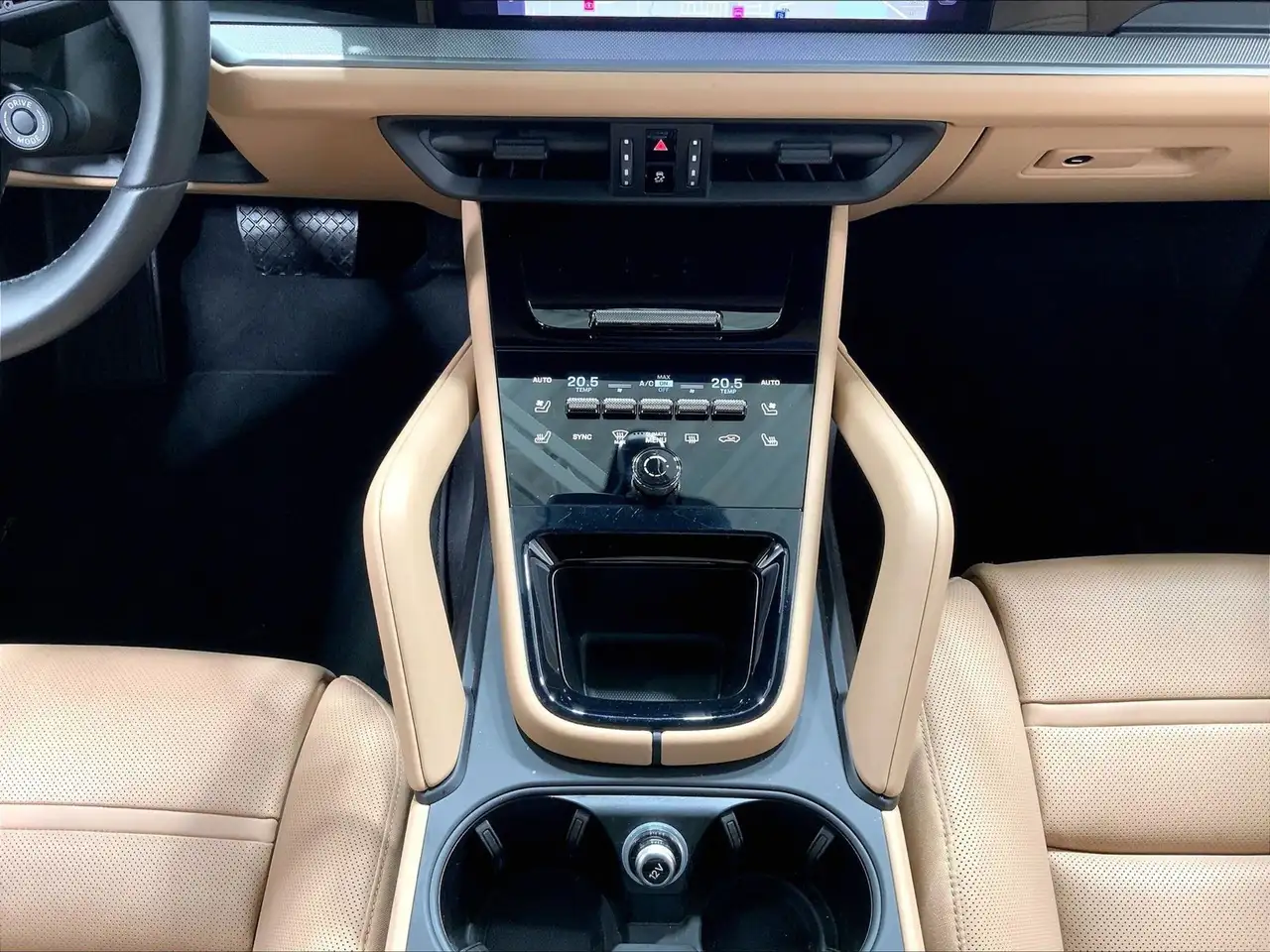Porsche Cayenne снимка Porsche Cayenne