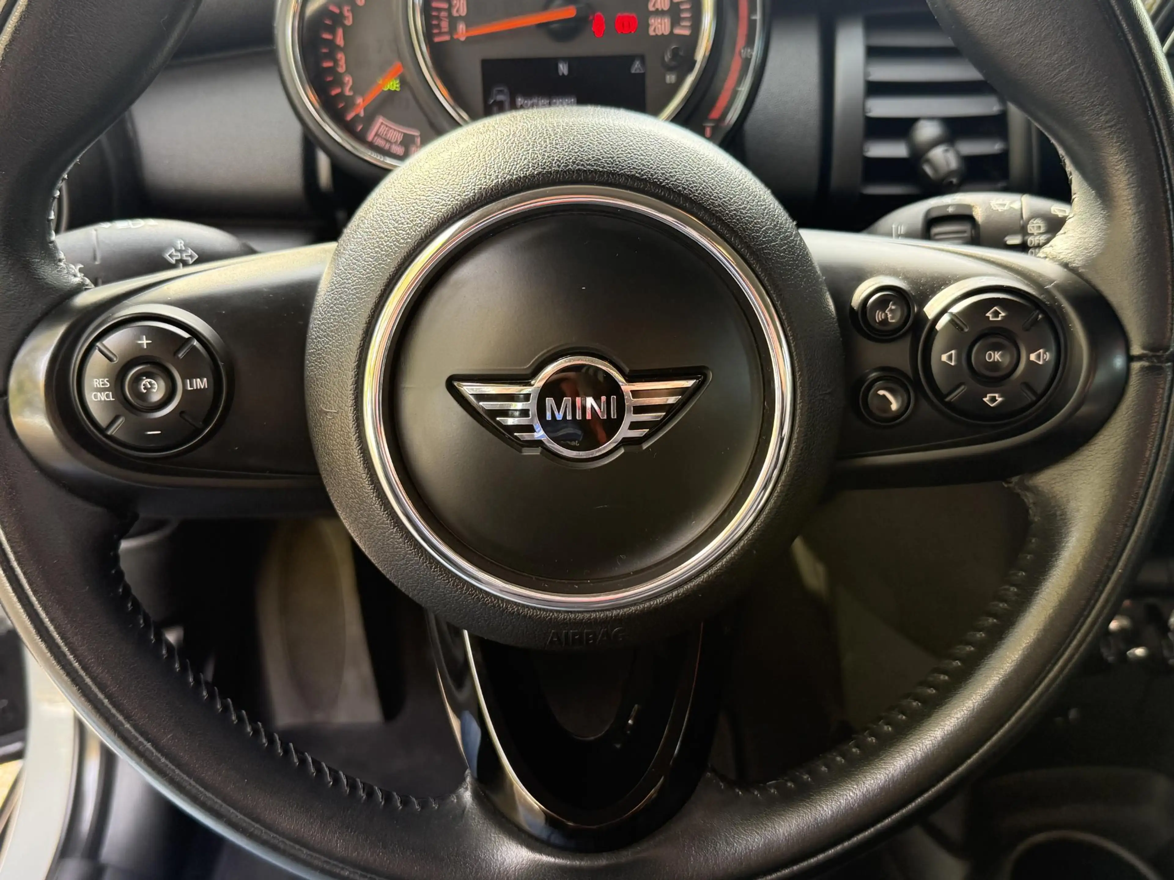 MINI One 5-Deurs 1.5 First | Navigatie | Airconditioning | — photo 16