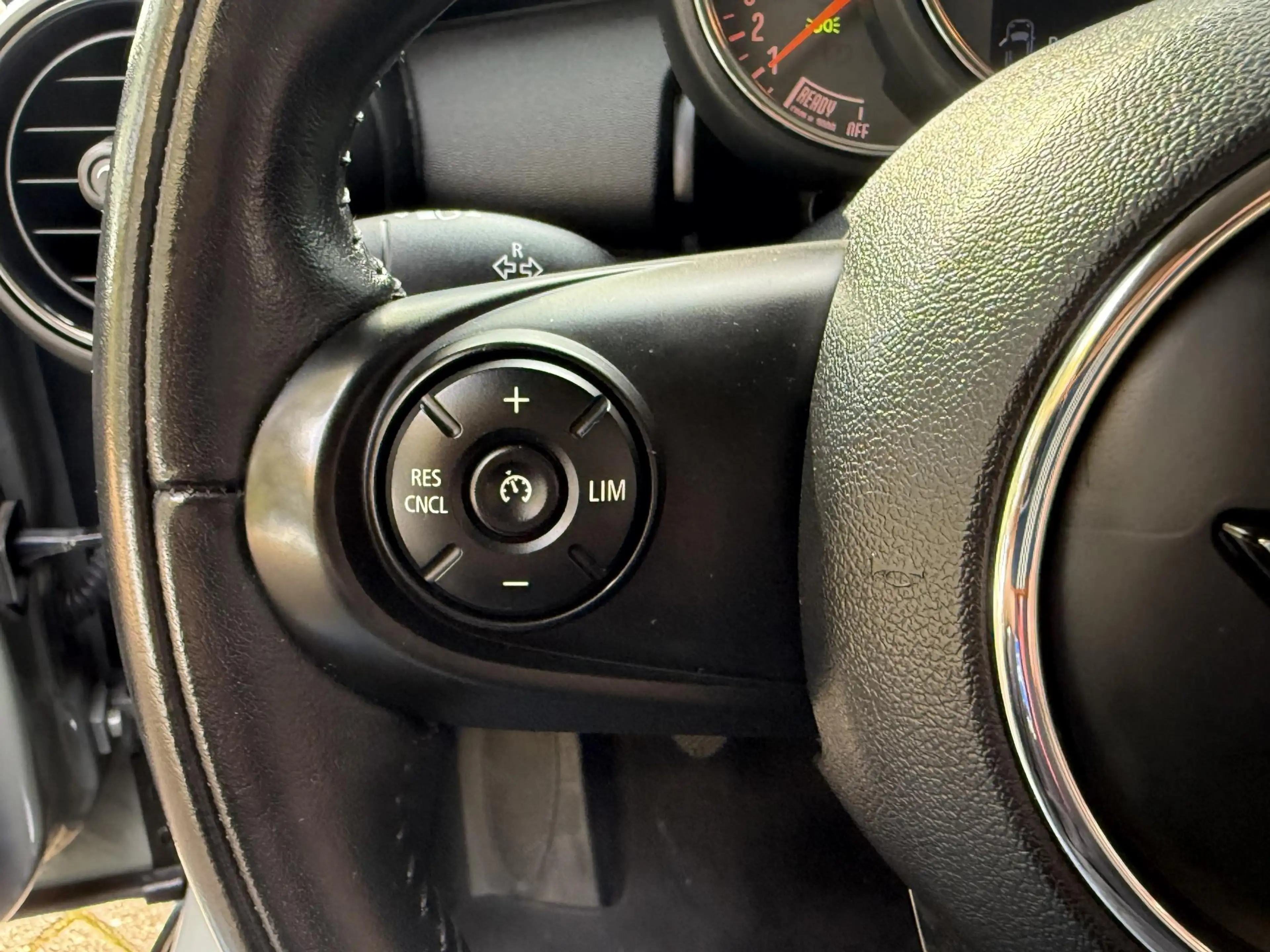 MINI One 5-Deurs 1.5 First | Navigatie | Airconditioning | — photo 17