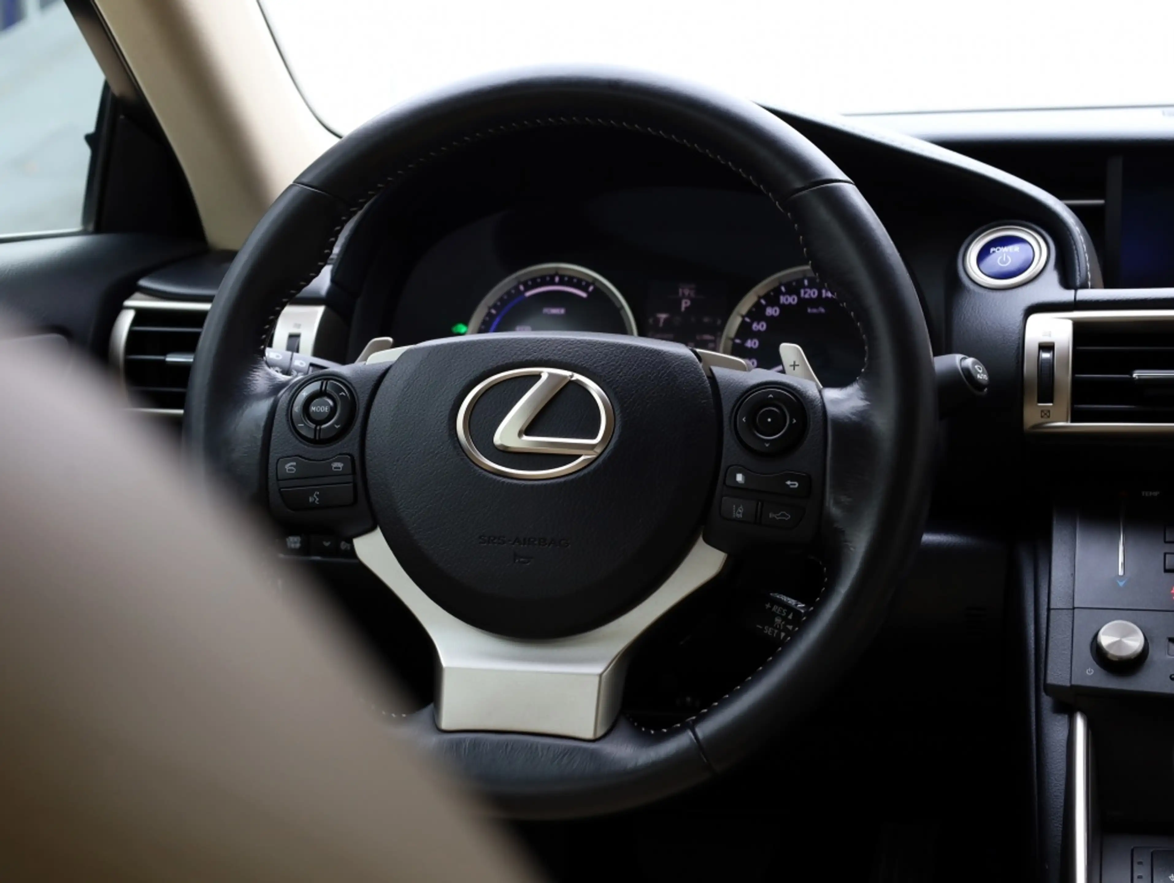 Lexus IS 300 300h Business Line Pro | Leder | Schuifdak | Adapt — photo 24