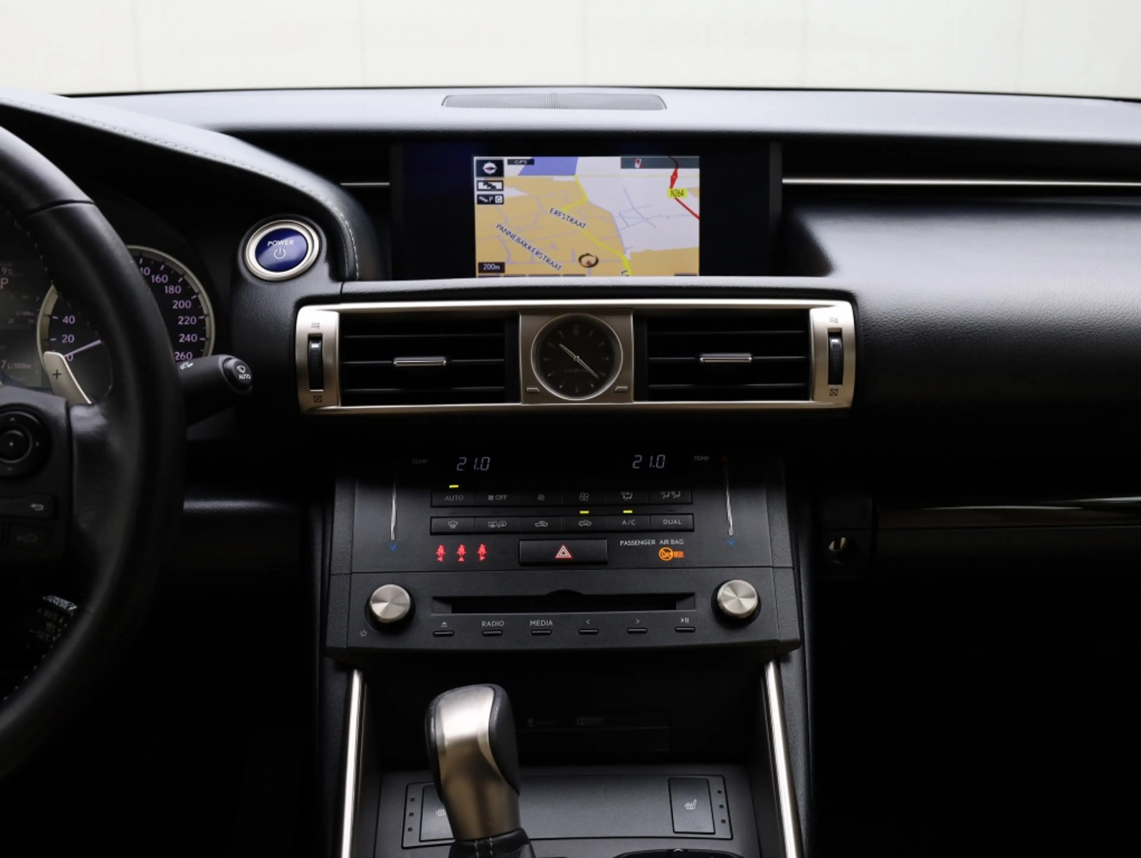 Lexus IS 300 300h Business Line Pro | Leder | Schuifdak | Adapt — photo 18