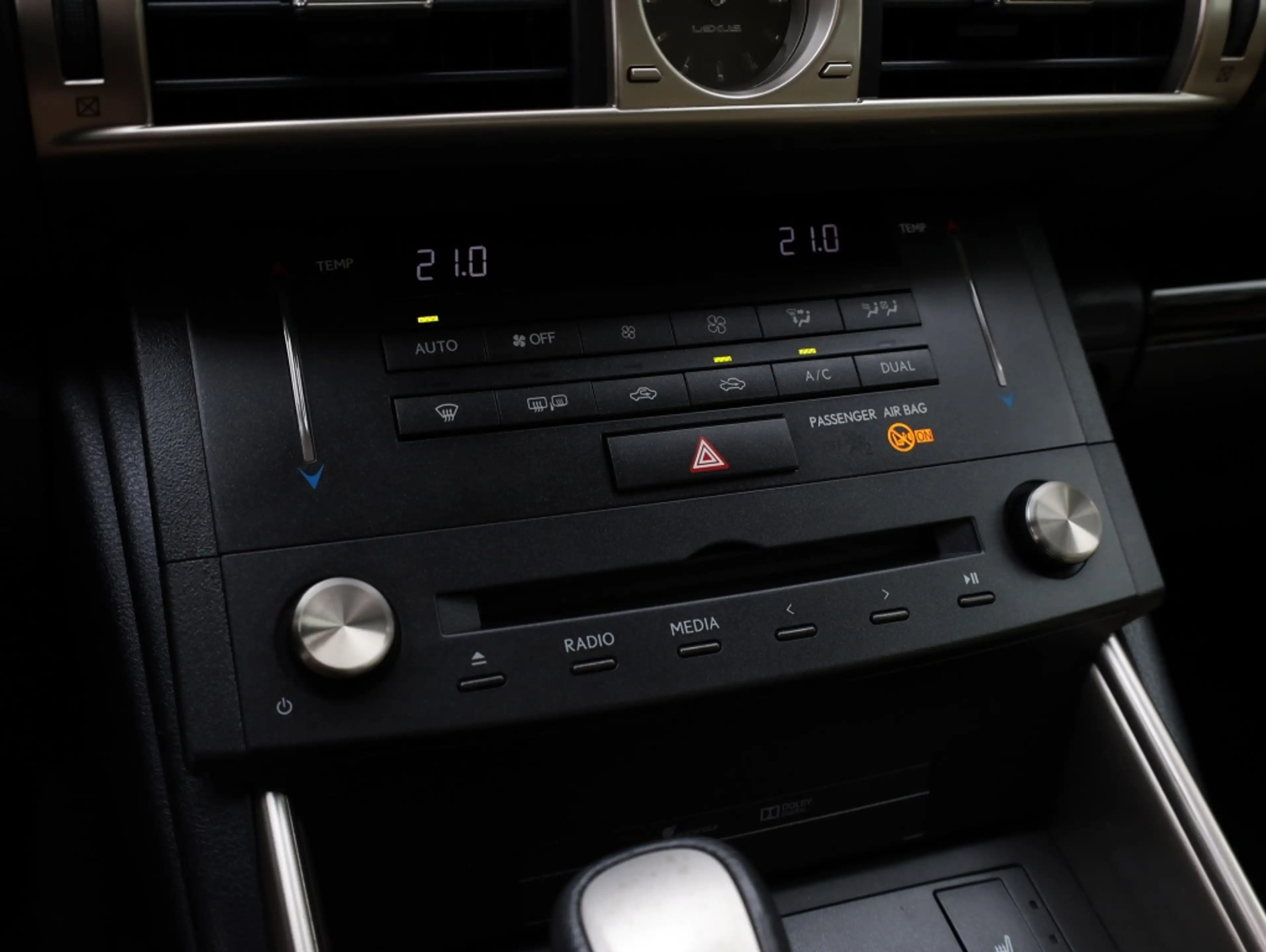 Lexus IS 300 300h Business Line Pro | Leder | Schuifdak | Adapt — photo 21