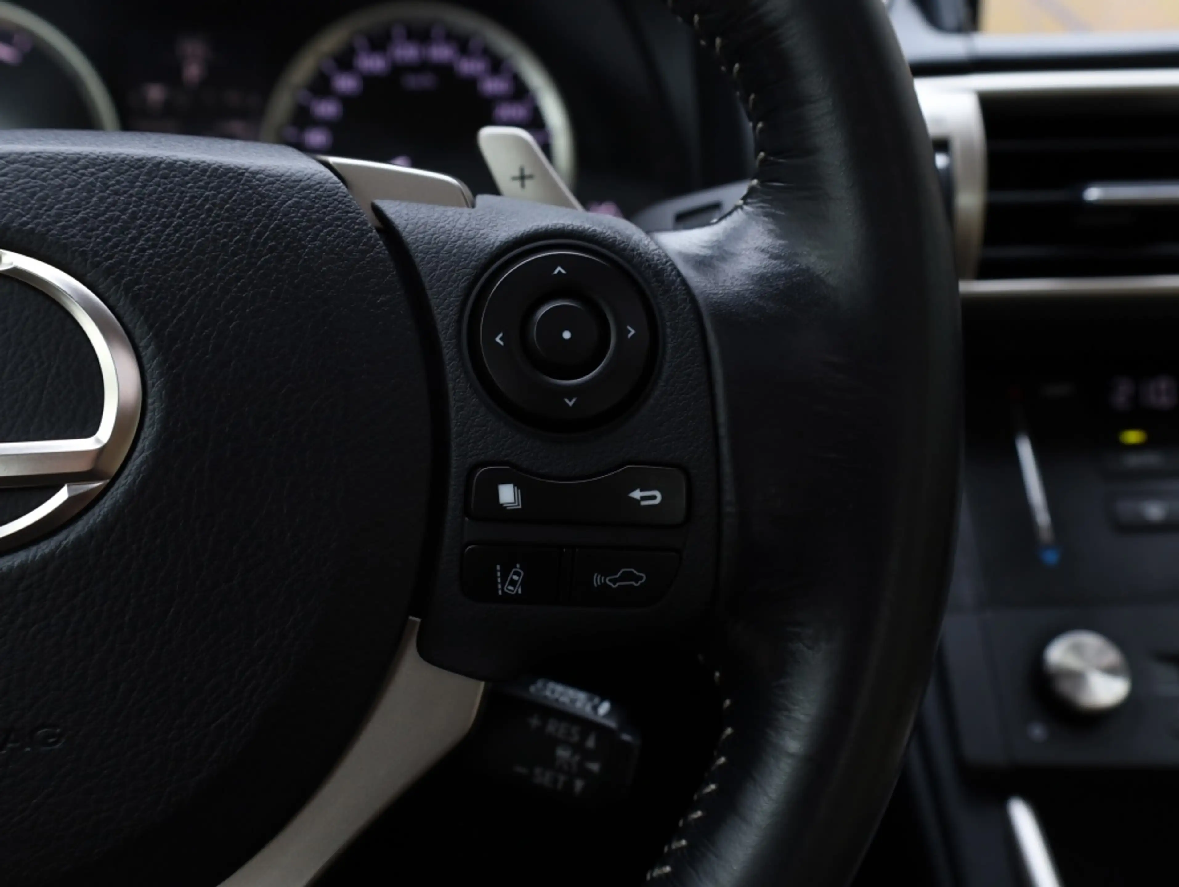 Lexus IS 300 300h Business Line Pro | Leder | Schuifdak | Adapt — photo 26