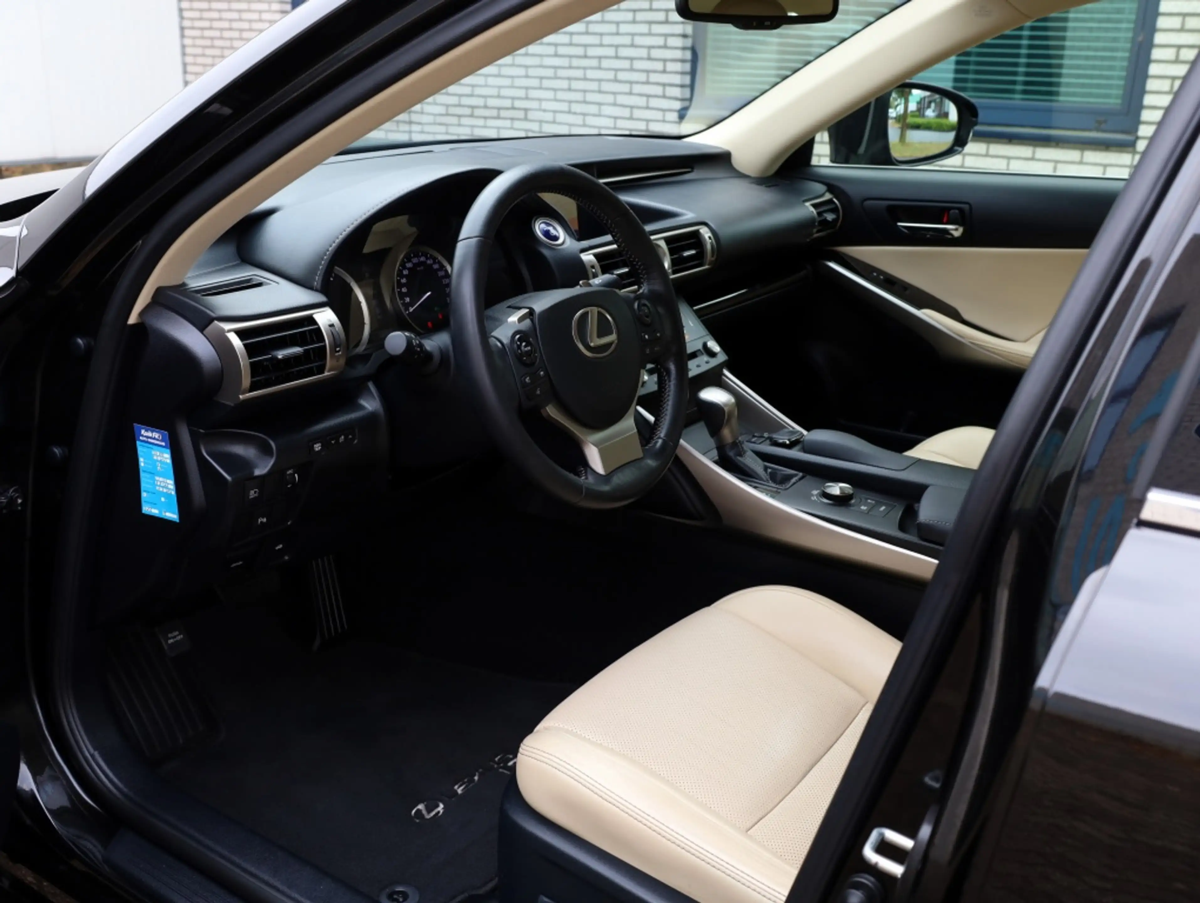 Lexus IS 300 300h Business Line Pro | Leder | Schuifdak | Adapt — photo 3