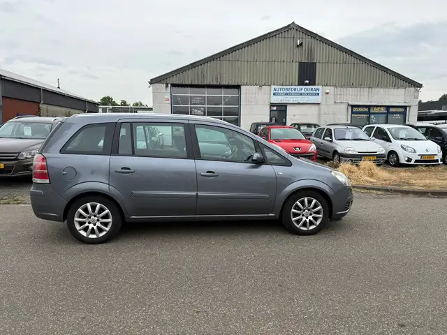 Opel Zafira view 10