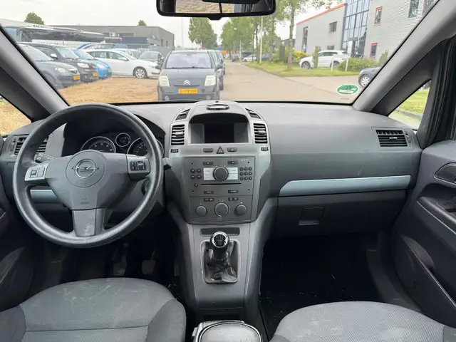 Opel Zafira view 6