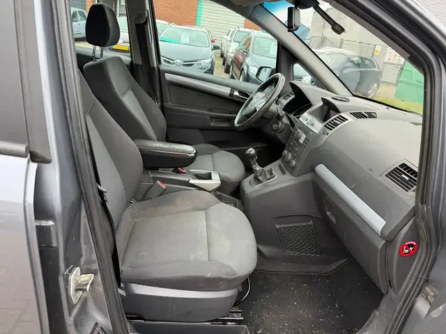 Opel Zafira view 12