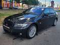 BMW 318 318d Schwarz - thumbnail 2