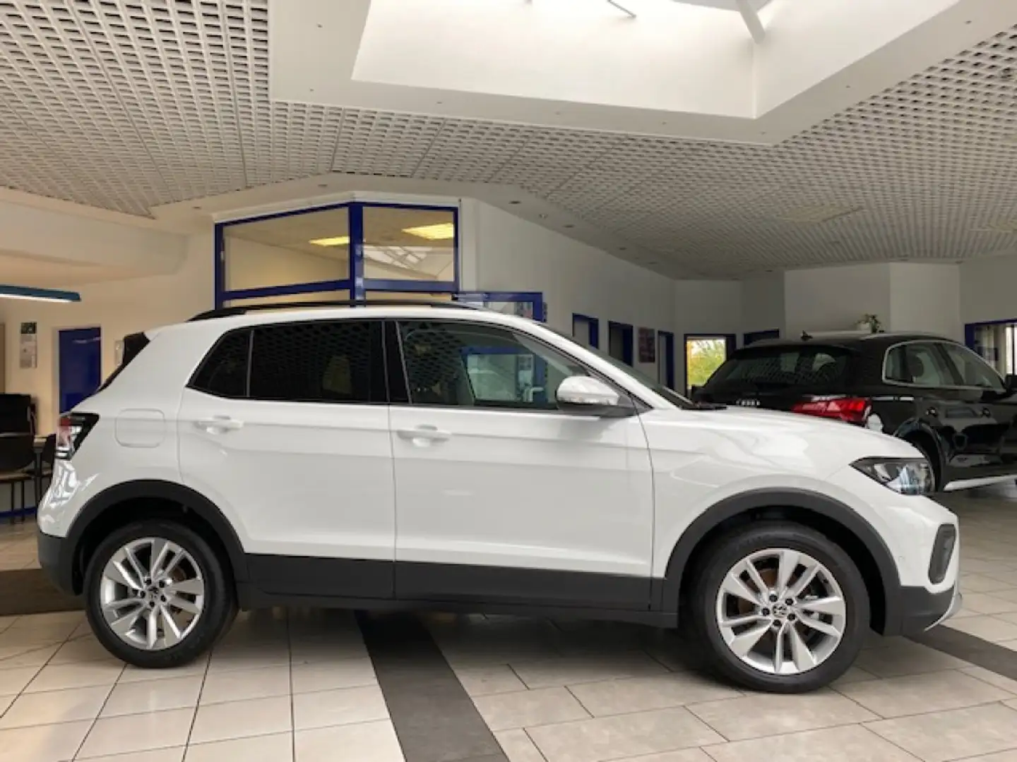 Volkswagen T-Cross 1.0 TSI-DSG LIFE, IQ-Drive, ACC, RFK+++ Bílá - 2