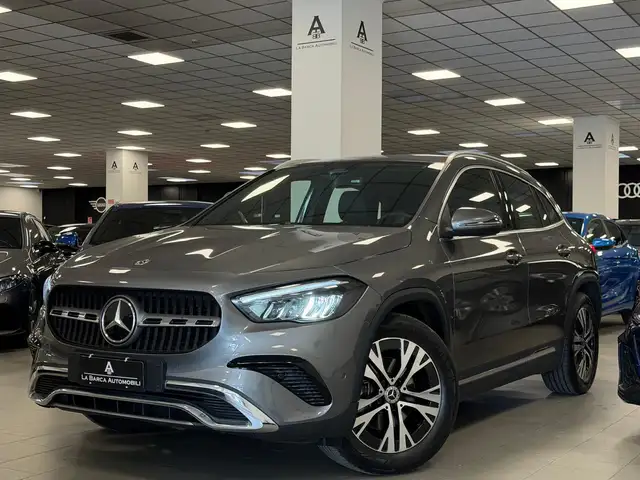 Mercedes-Benz GLA 200 GLA 200d Advanced auto