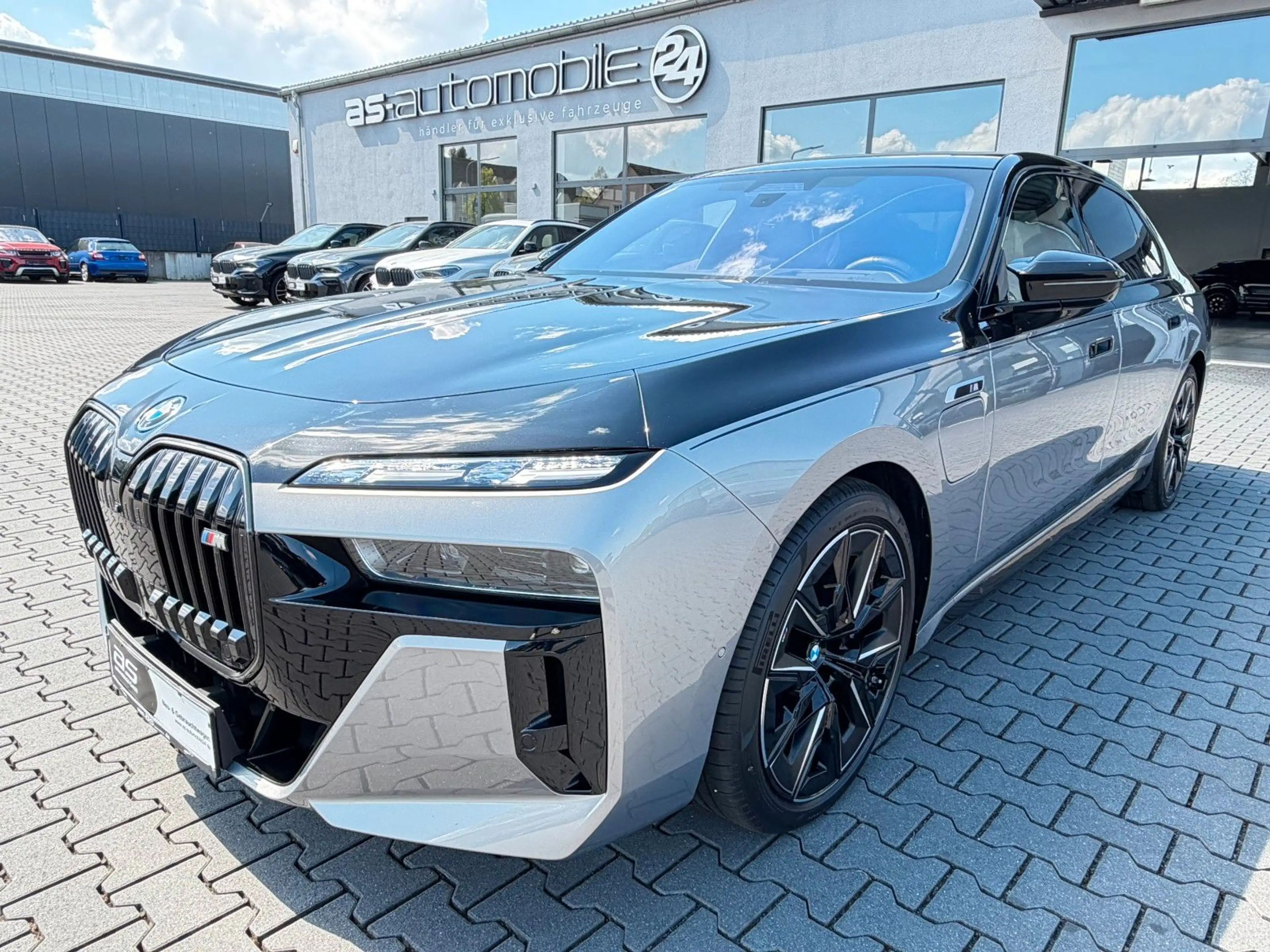 BMW 760 e*xDrive*Two*Tone*Individual*3xTV*SkyLounge* — photo 5