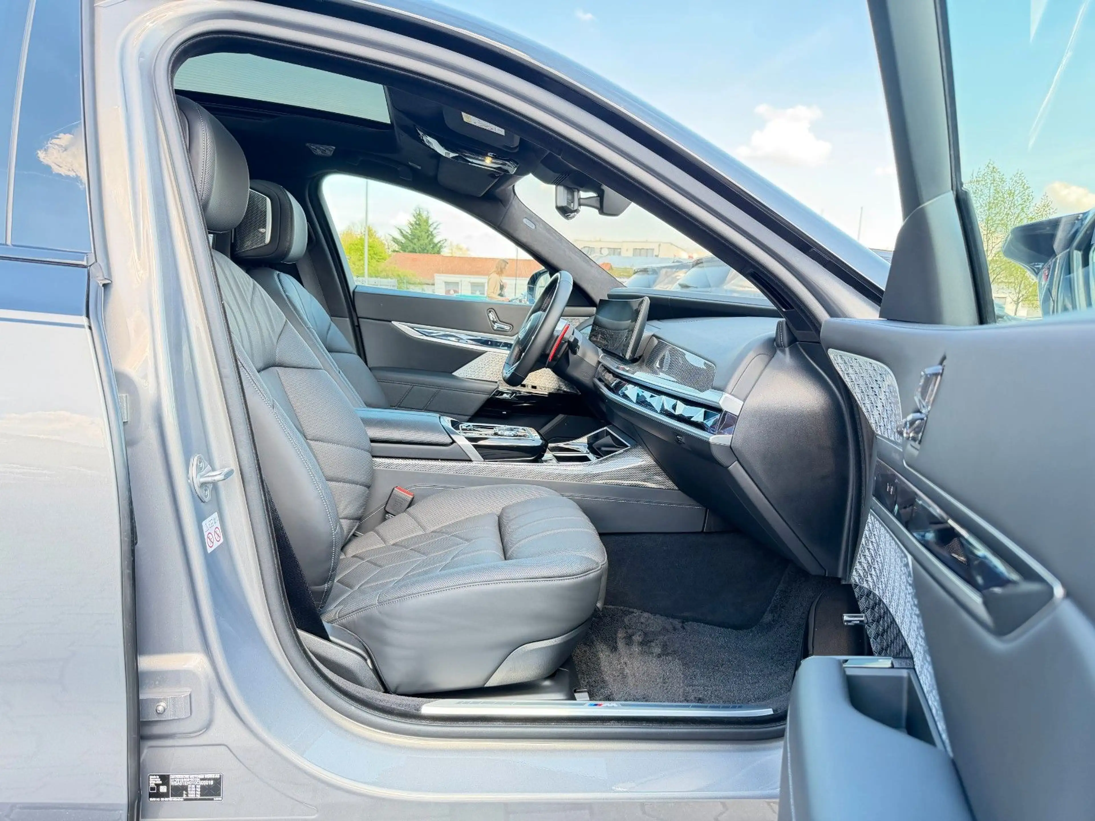 BMW 760 e*xDrive*Two*Tone*Individual*3xTV*SkyLounge* — photo 14