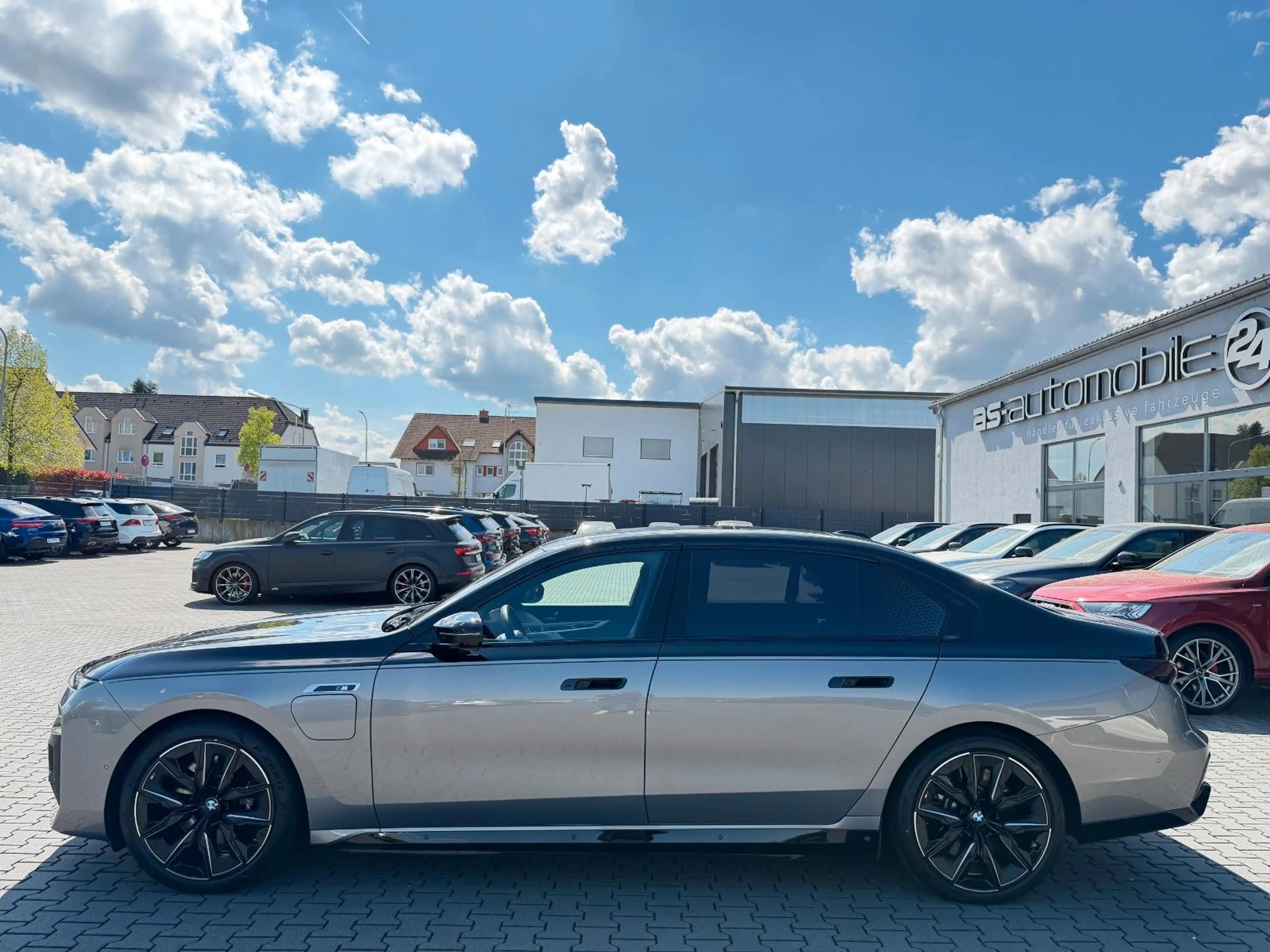 BMW 760 e*xDrive*Two*Tone*Individual*3xTV*SkyLounge* — photo 4