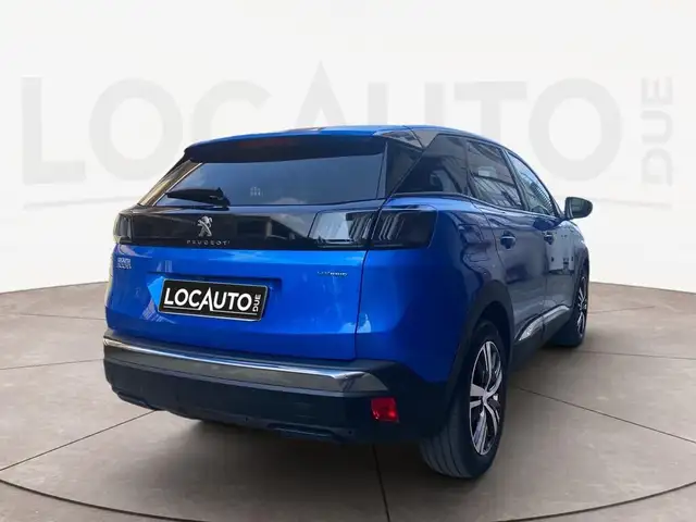 Peugeot 3008 view 4