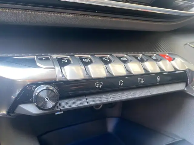 Peugeot 3008 view 11