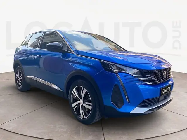 Peugeot 3008 view 3