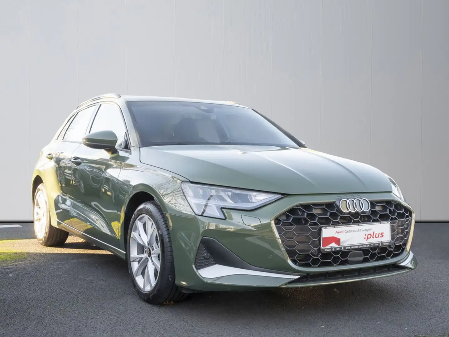 Audi A3 Sportback 35 TFSI advanced SHZ,AHK,PDC,LED Grün - 2