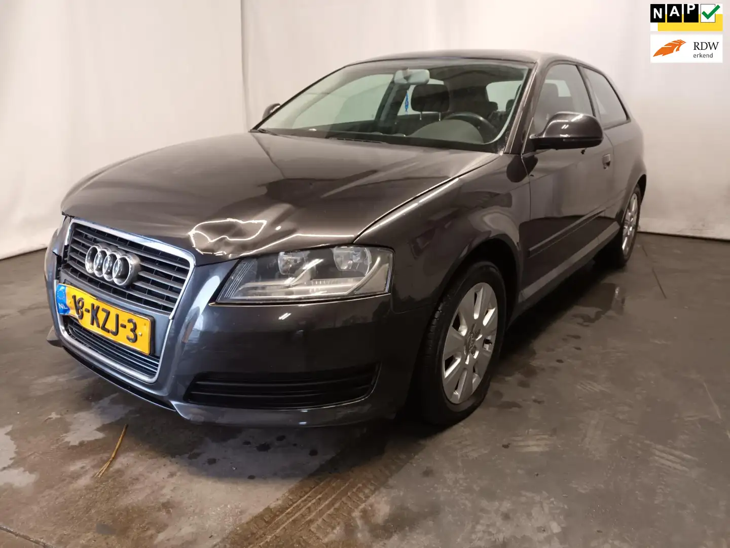 Audi A3 1.4 TFSI Attraction Pro Line Business - Frontschad Grau - 1