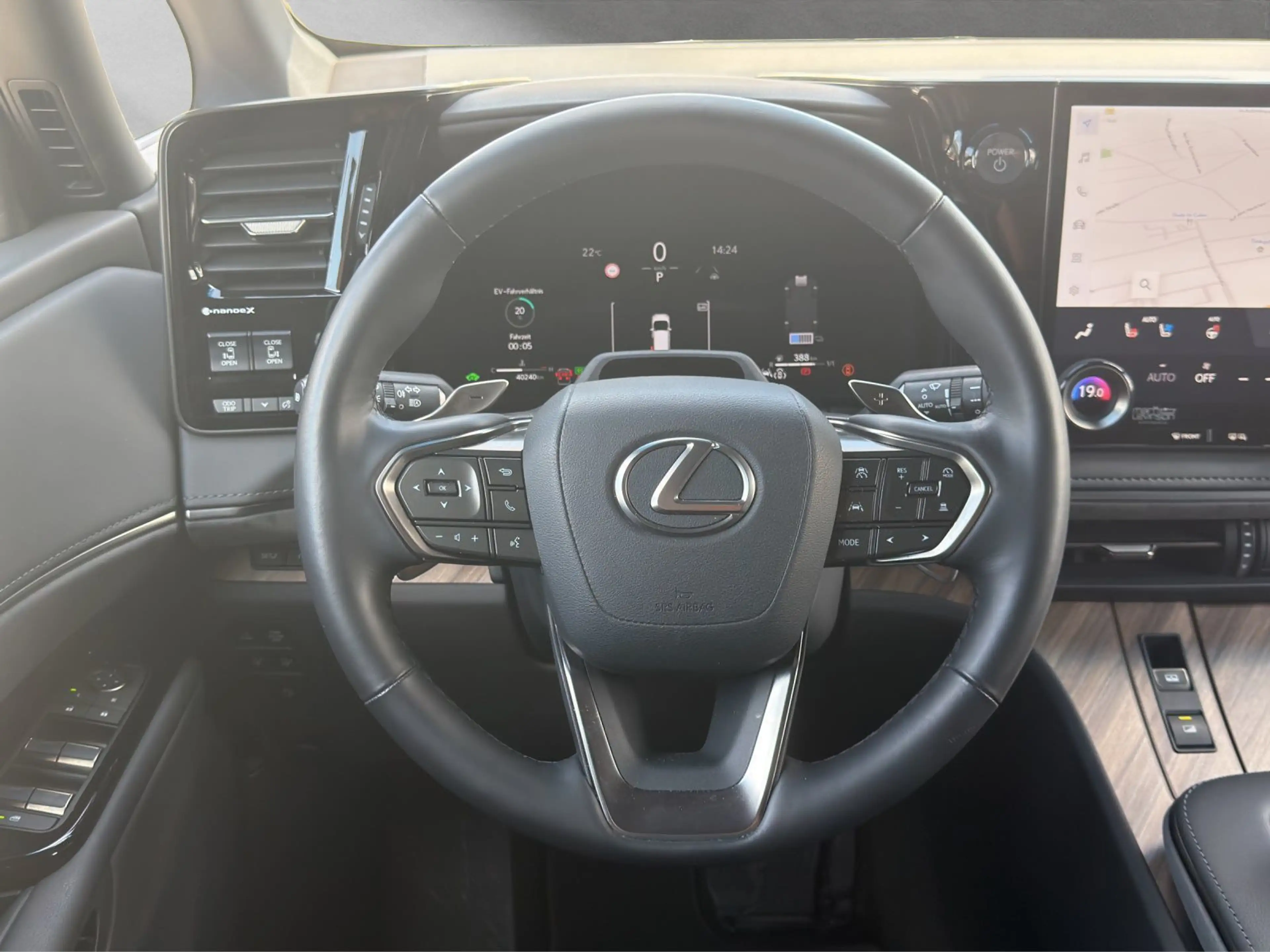 Lexus LM 350h Luxury AWD 4 SEATS+PANO+MARK LEVINSON — photo 10