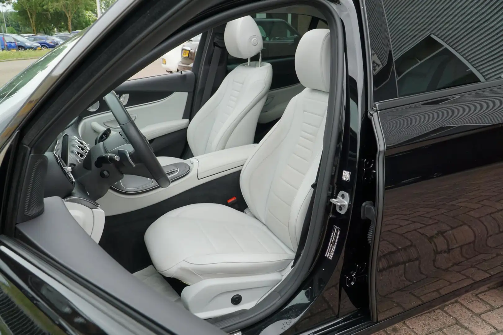 Mercedes-Benz E 200 Solution Luxury PANORAMADAK Nero - 2